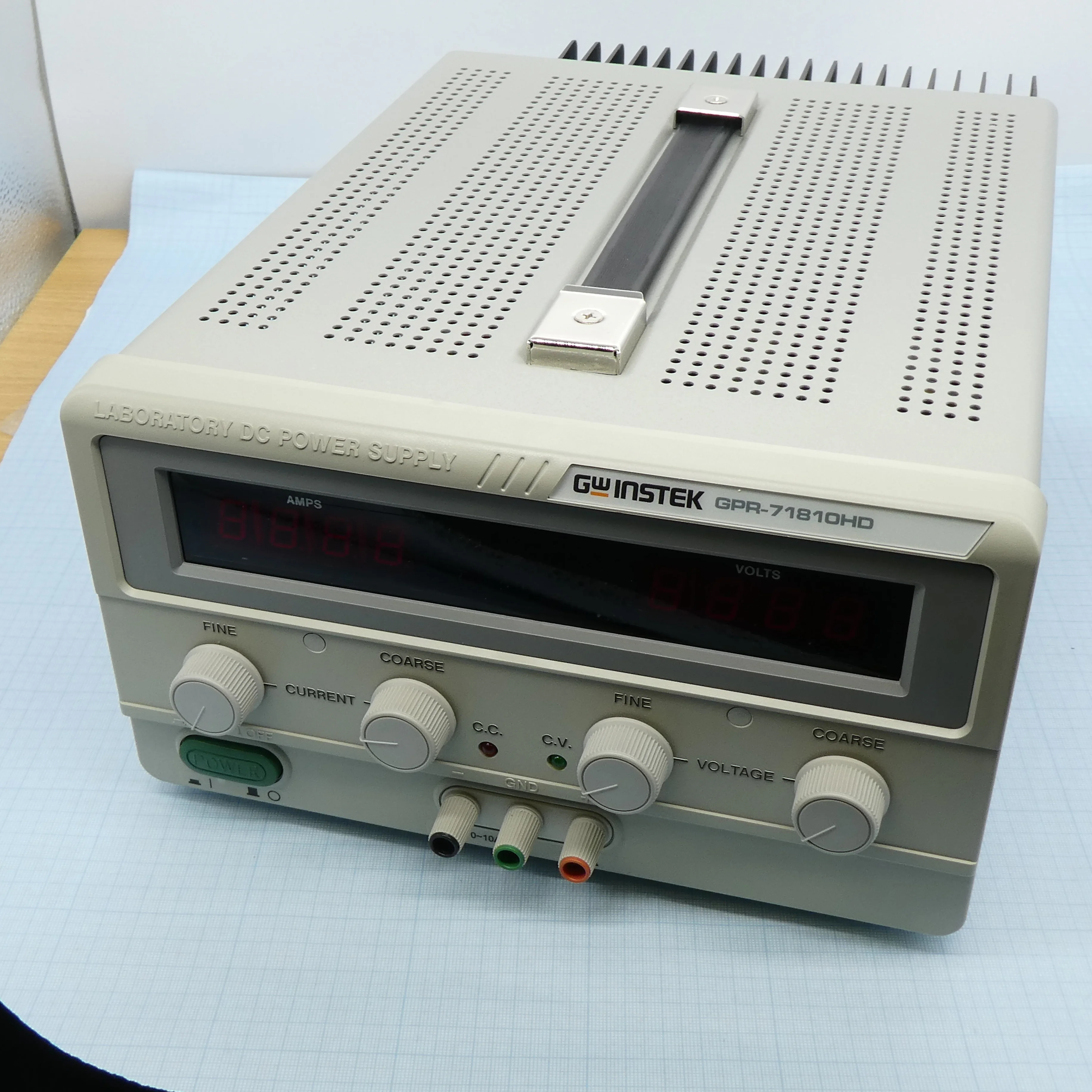 GPR-71810HD - 0-18B; 10А.;  3 1/2 цифровая индикация