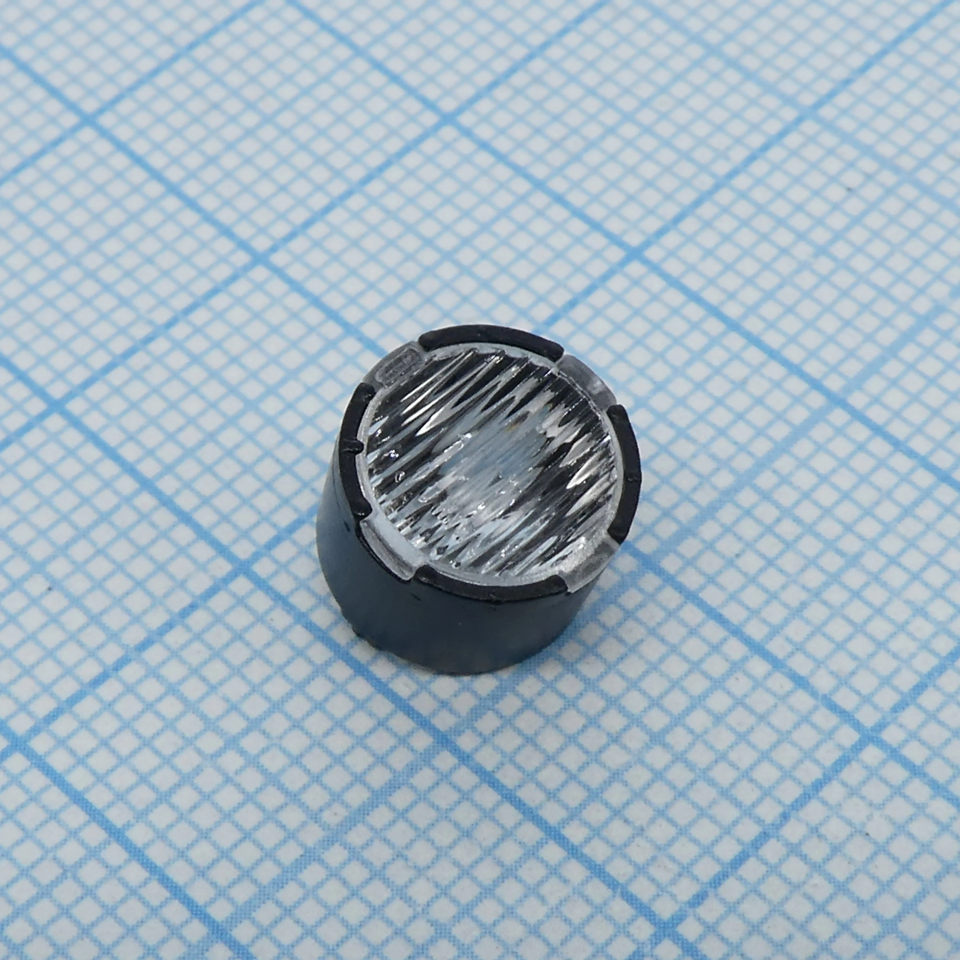FP11124_LISA2-O-PIN - Линза D=10мм, H=6,7мм 45°-20° oval для Osram Oslon SSL 80