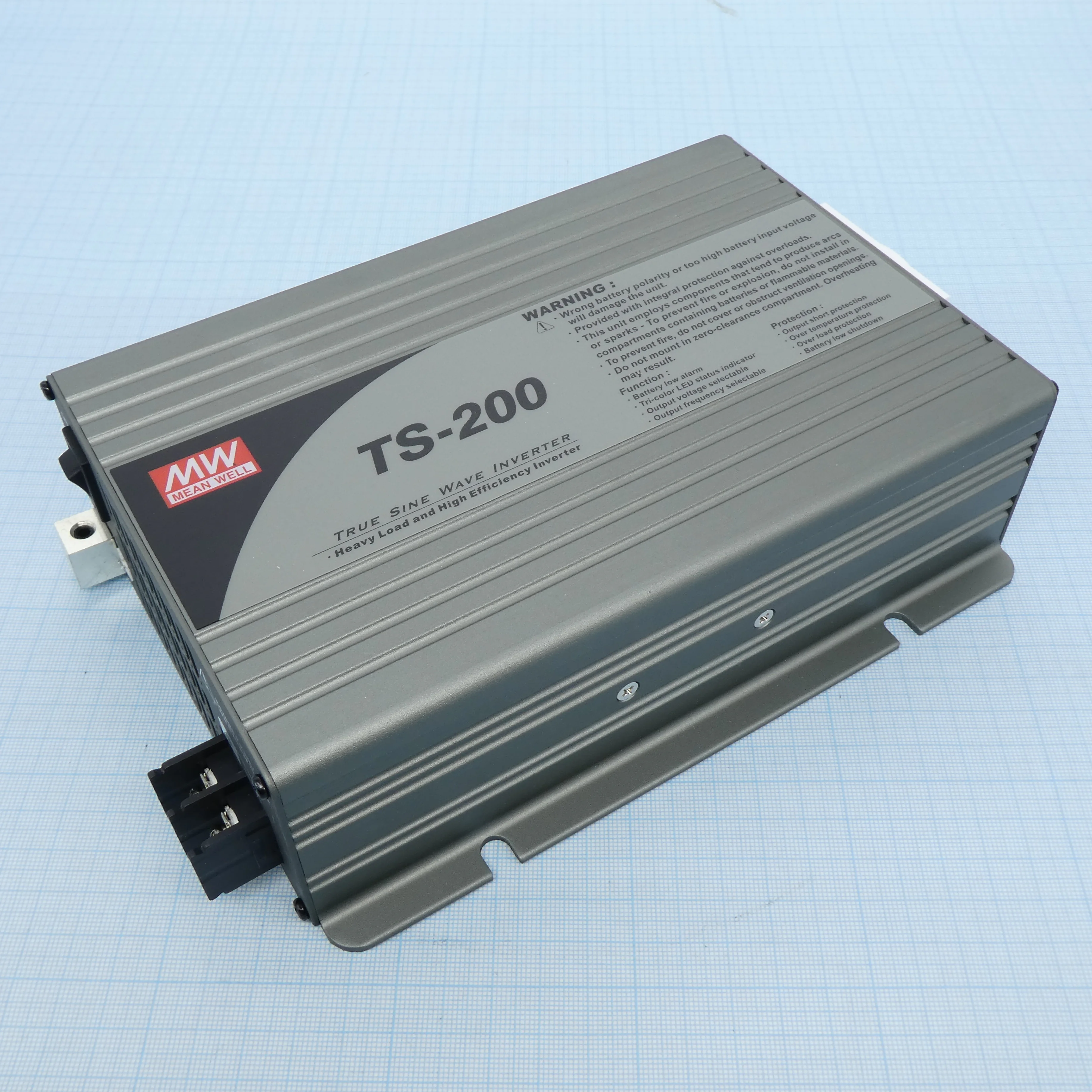 TS-200-224B - DC-AC, 200Вт, Рпик=400Вт, Uвх=21…30В DC, Uвых=220В АС, КГИ<3%, изоляция 3000В AC, в кожухе 205х158х59мм, вес 1.63кг, -10…+60°С