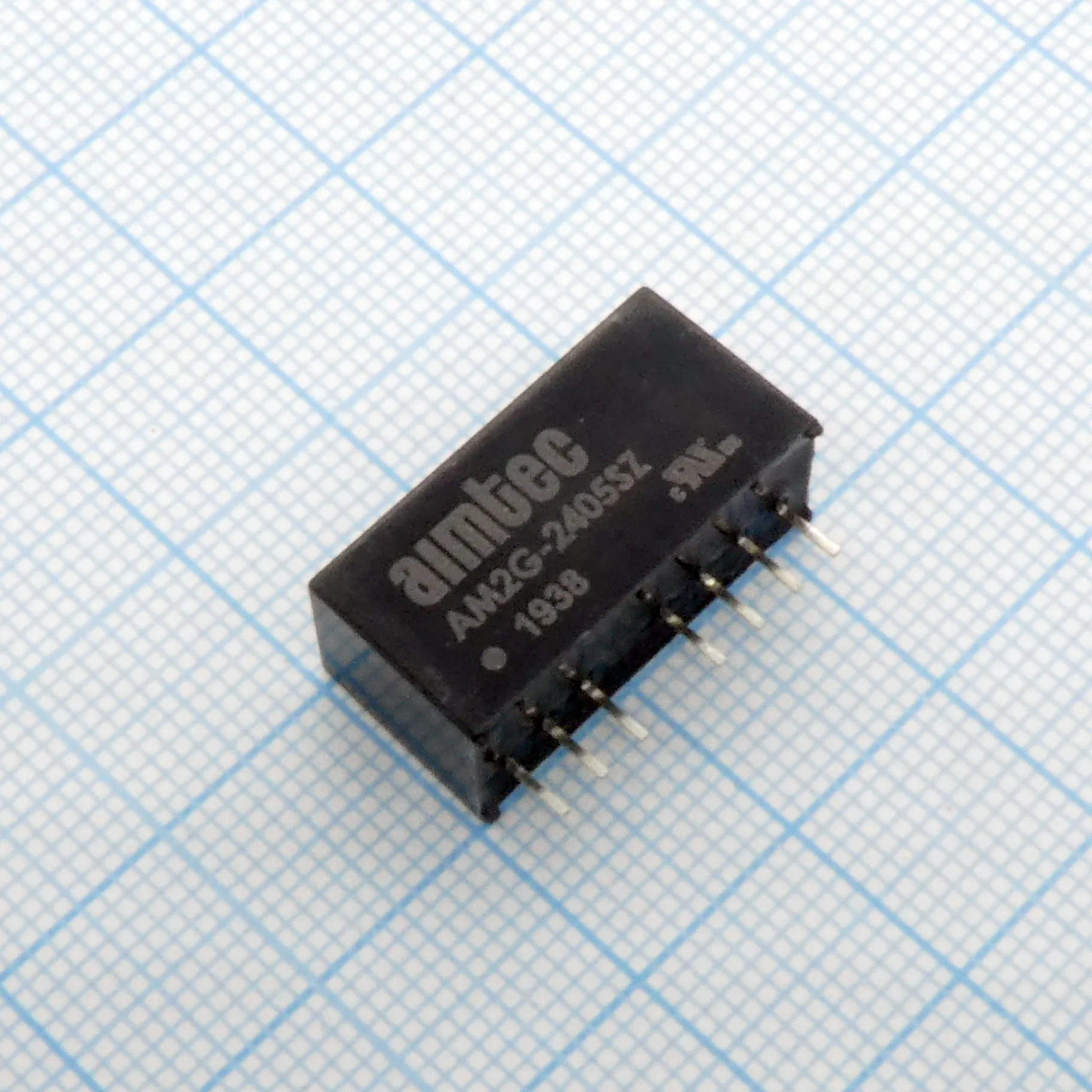 AM2G-2405SZ - DC/DC, 2Вт, вход 18…36В, выход 5В/0.4А, изоляция 1000В DC, КПД 77%, максимальная емкостная нагрузка не более 3300мкФ, вход On/Off, SIP8, 21.85x9.2x11.1мм, -40…85°C, пластик