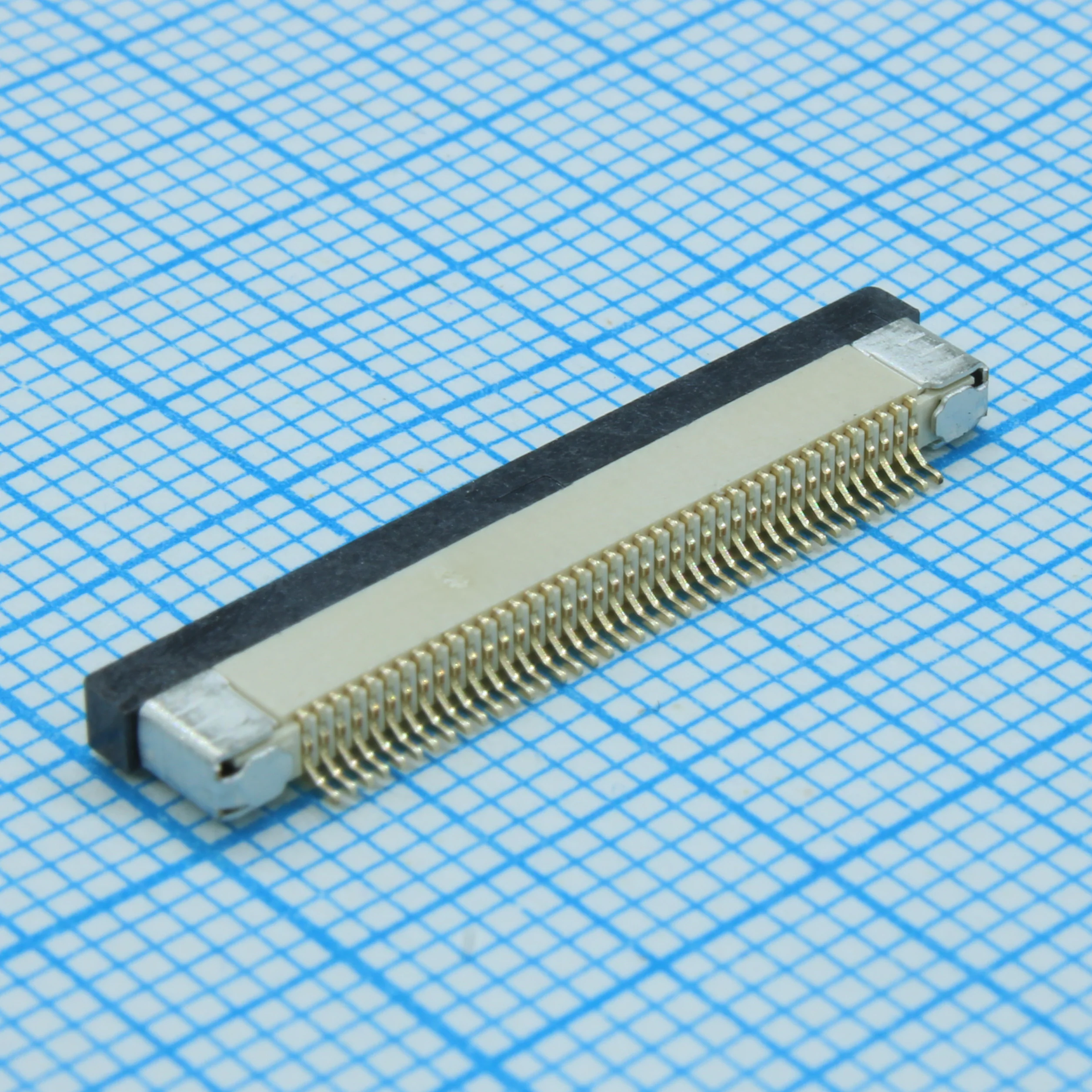 DS1020-09-40VB8A-R - PC разъем для шлейфа на плату, поверхностный монтаж 40 конткатов шаг 0.5мм