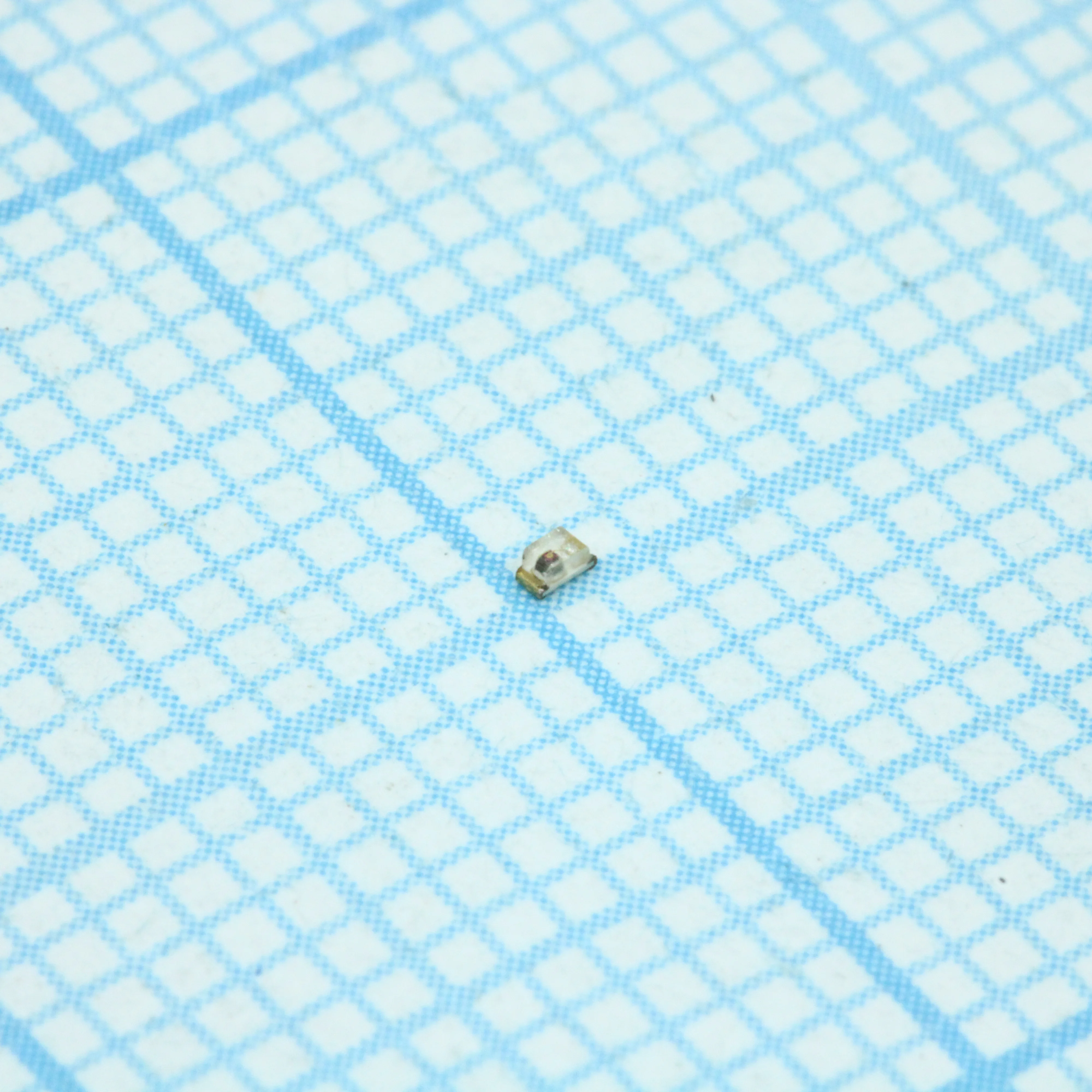 KPHHS-1005SURCK - Светодиод smd 1х0,5мм/красный/630нм/120-220мкд/прозрачный/120°