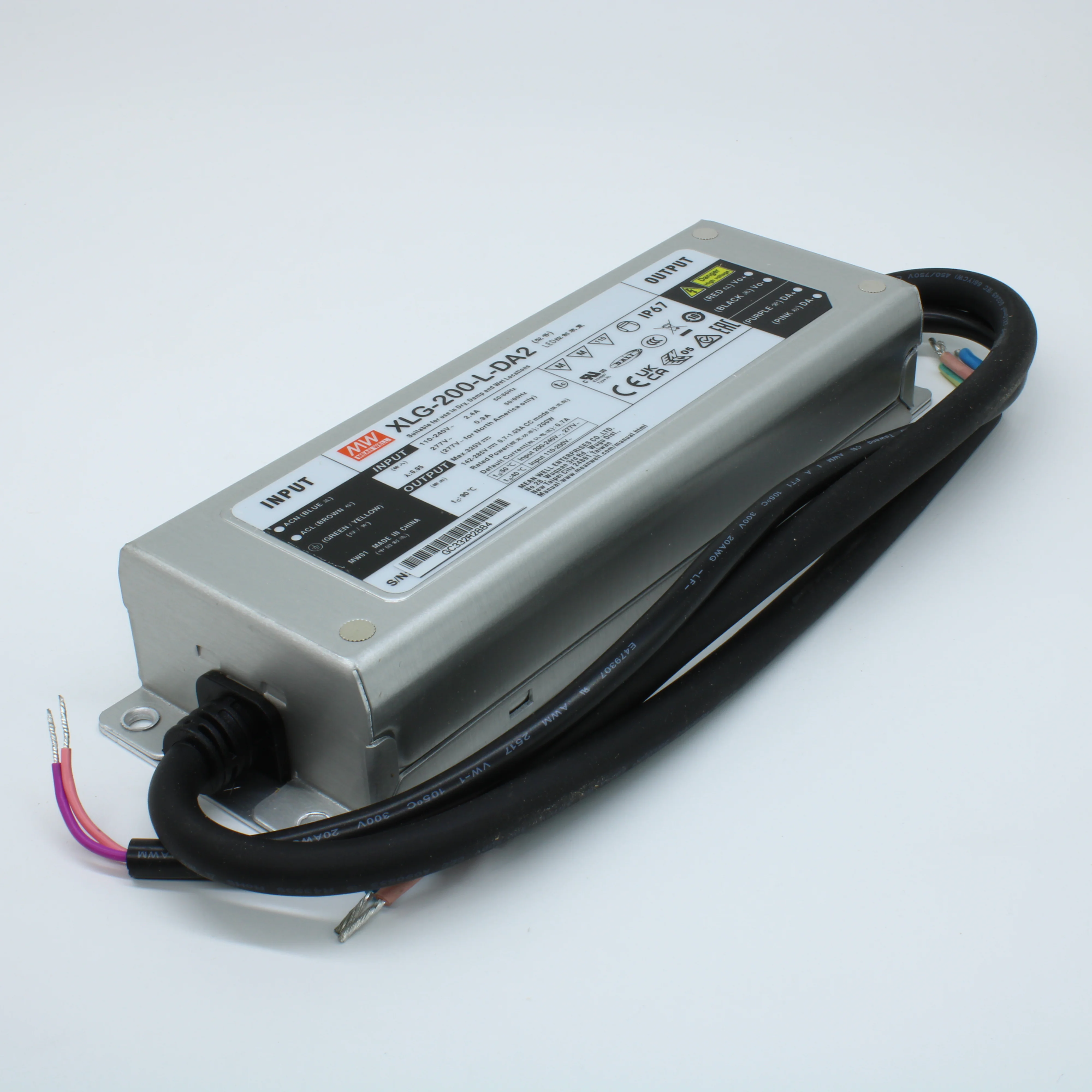 XLG-200-L-DA2 - AC-DC, 200Вт, вход 100…305В AC, 47…63Гц/142…431В DC, выход 142…285В/700мА, рег. вых 350…1050мА, изоляция 3750В AC, в корпусе 199х63х35.5мм, -40…+90°С, DALI-2 димминг