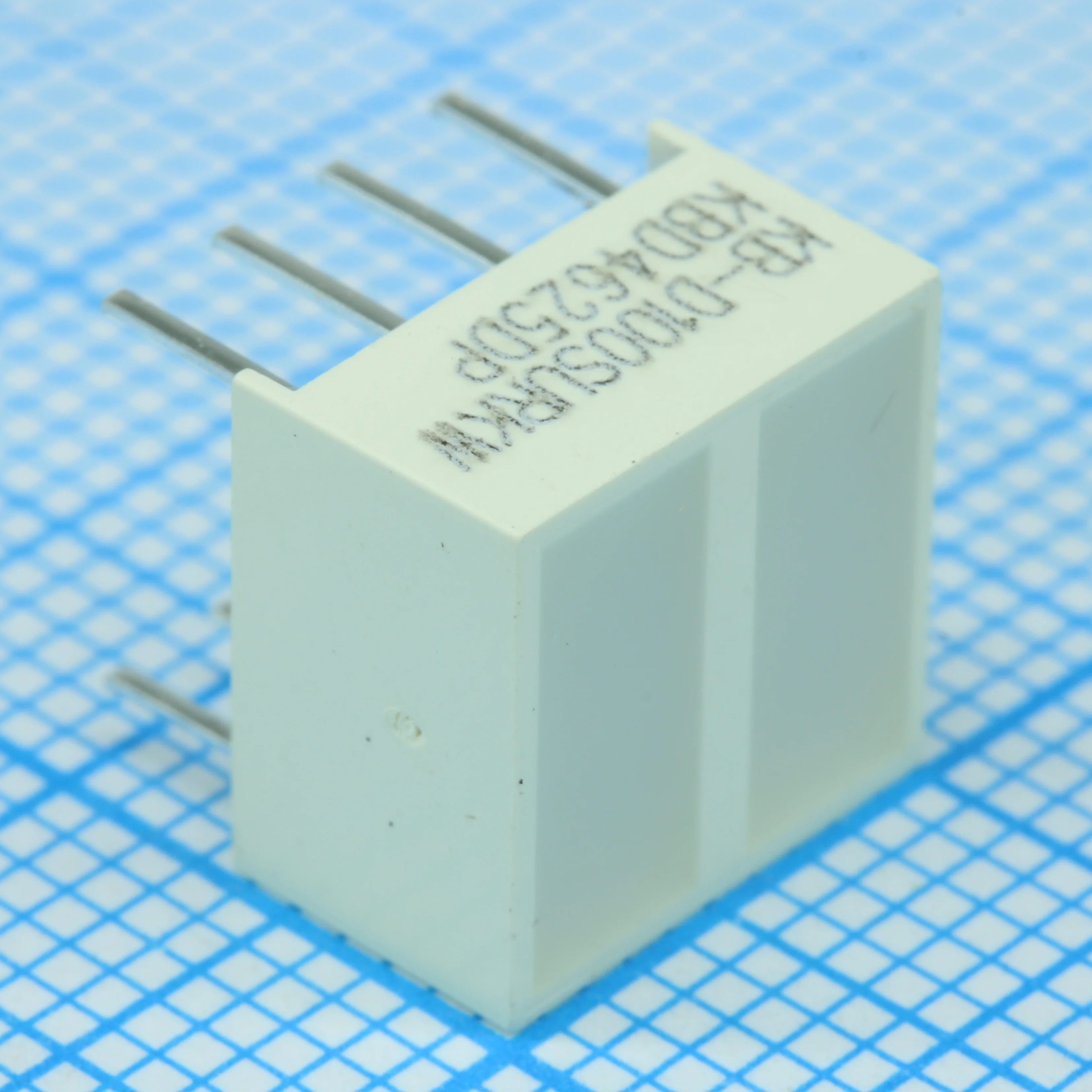 KB-D100SURKW - Светодиодный модуль красный 645нм 8-Pin DIP туба