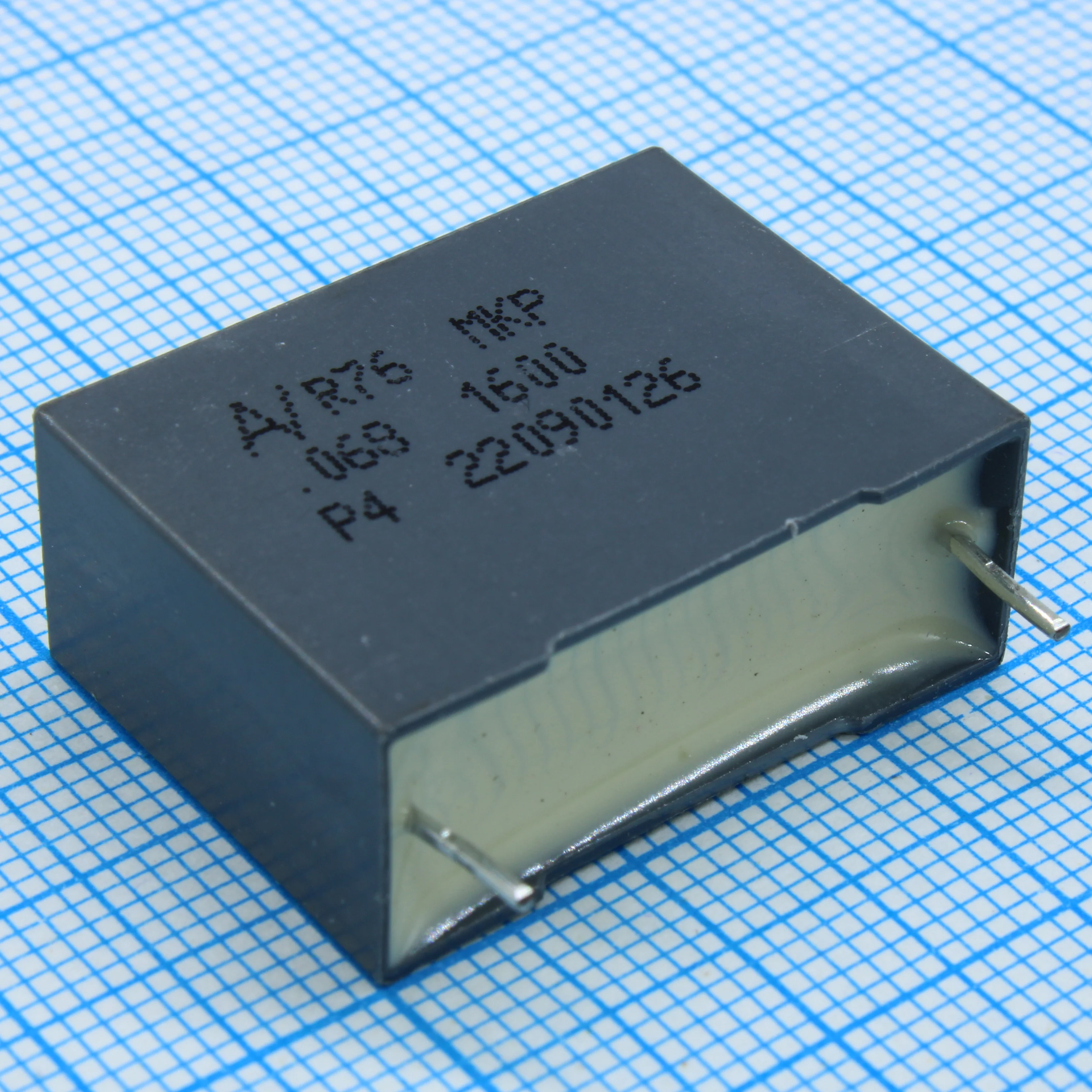 R76TN2680SE30K - Конденсатор металлопленочный полипропиленовый 0.068мкФ ±10% 1600В радиальный 105°C россыпь