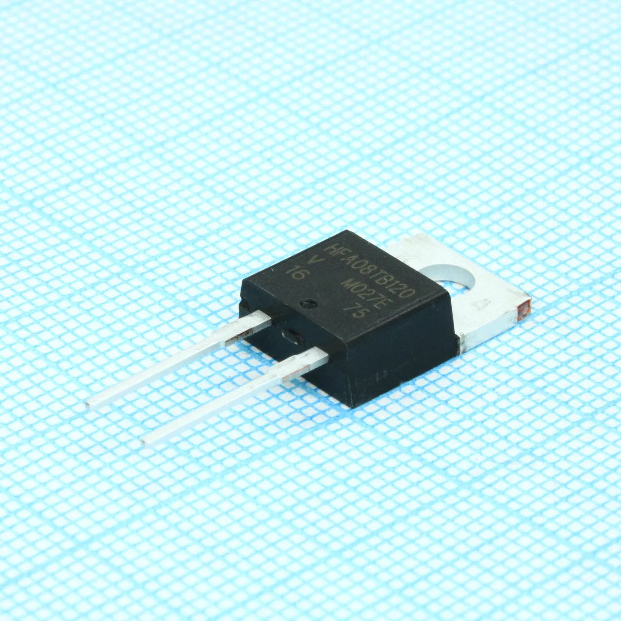 VS-HFA08TB120-M3 - Диод выпрямительный 1200В 8A 28нс