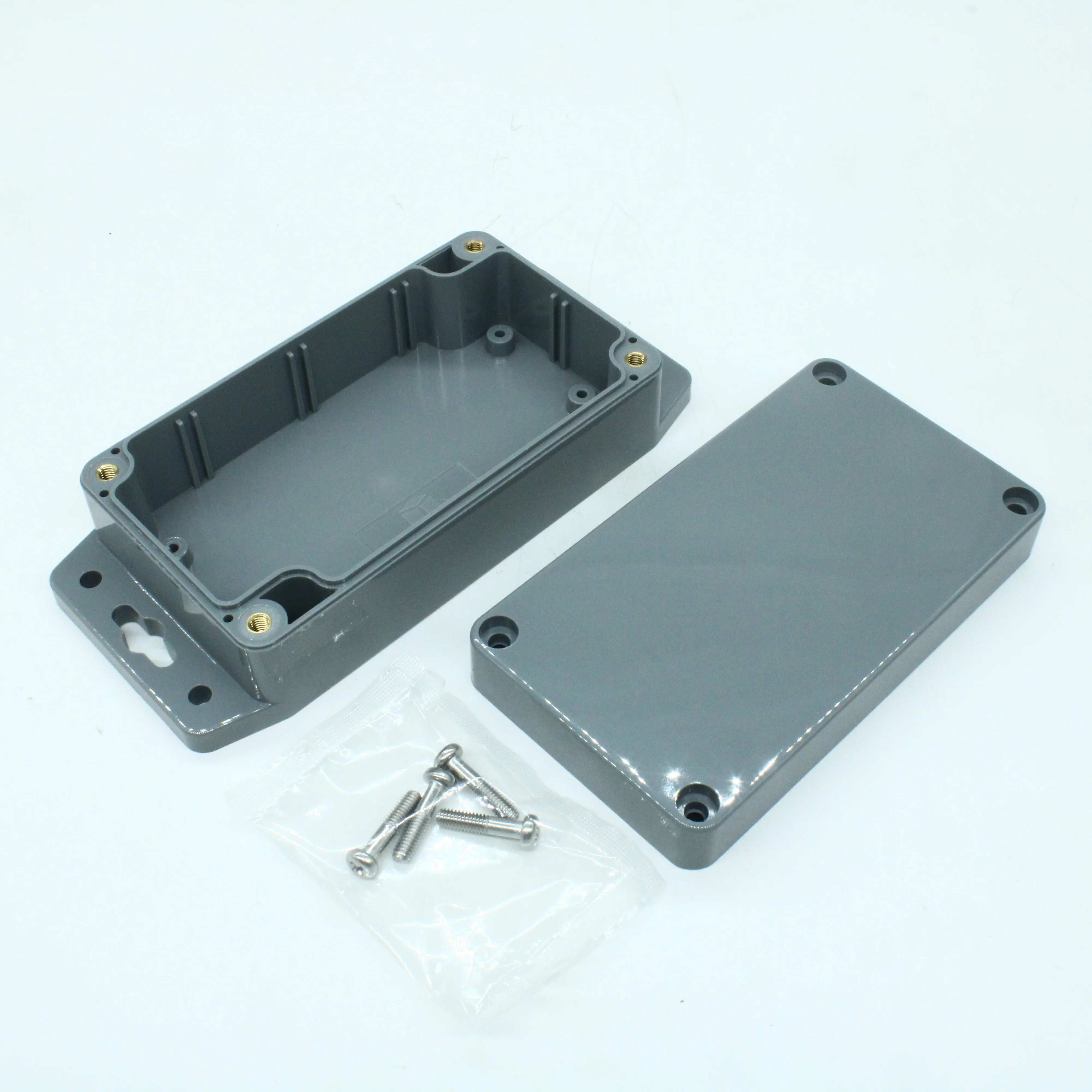 G304MF -IP67 - Герметичный корпус из прочного ABS пластика с фланцем, IP67, темно-серый