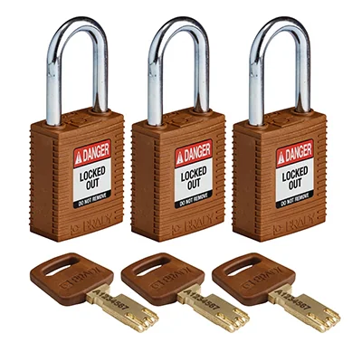 gws150228 - Замки SafeKey нейлоновые со стальной дужкой, высота дужки – 38 мм, диаметр дужки – 6.4 мм, нейлоновый корпус, размеры корпуса – 46х38х19 мм, система "Одинаковые ключи", цвет – коричневый, 3 шт/упак