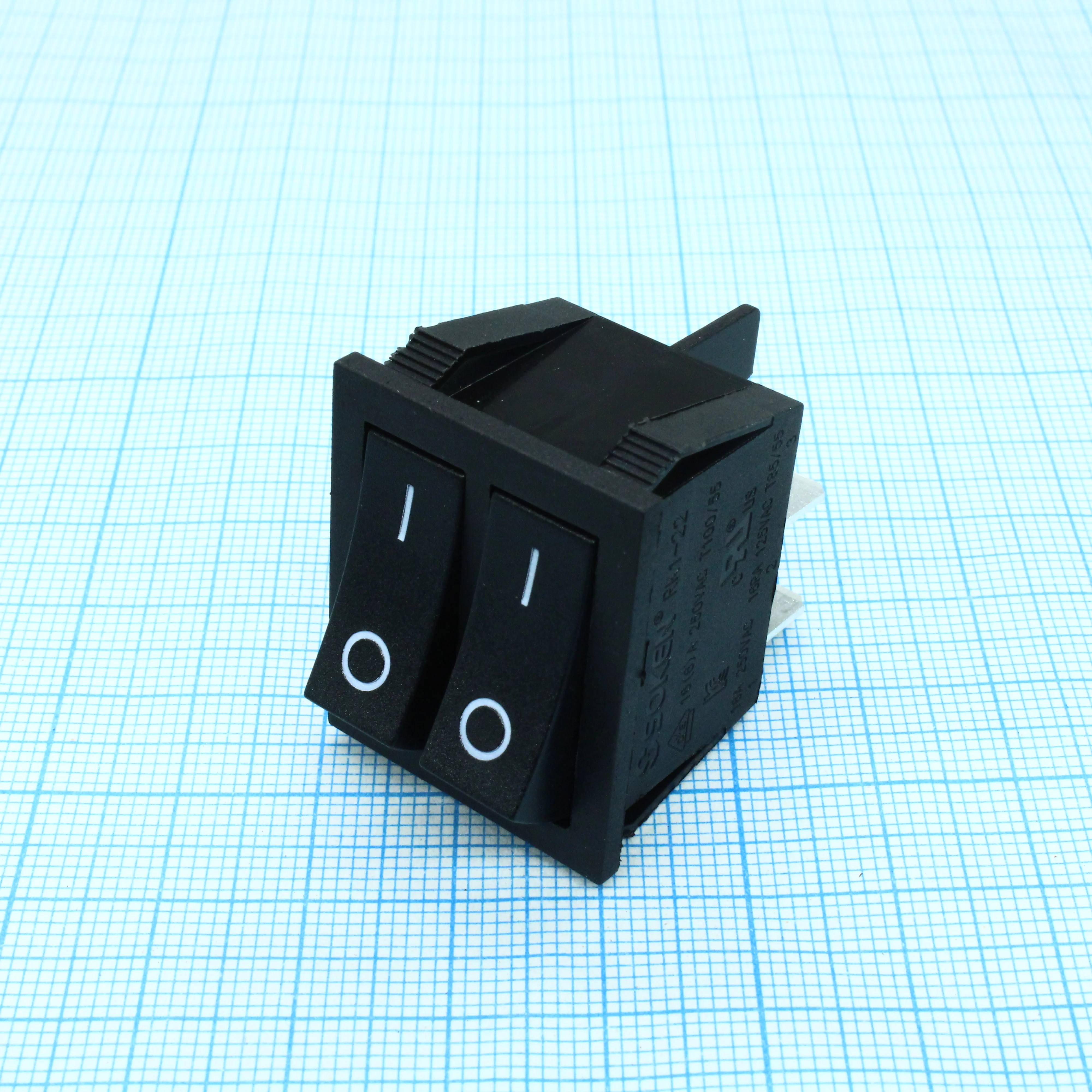 RK1-22 1X1X2 B/B"0-" - Выключатель клавишный ON-OFF без подсветки цвет корпуса (черный) цвет кнопки (черный)