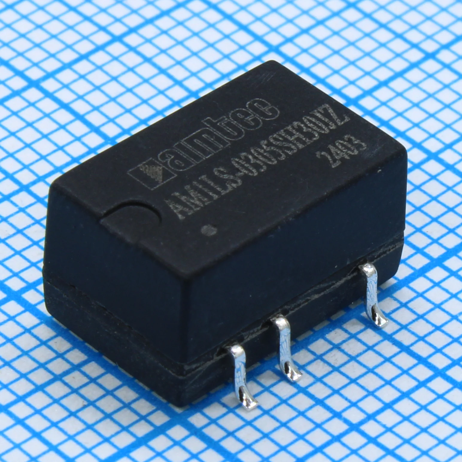 AM1LS-0305SH30JZ - DC/DC, 1Вт, вход 2.97…3.63В, выход 5В/0.02…0.2А, изоляция 3000В DC, КПД 82%, максимальная емкостная нагрузка не более 2400мкФ, для поверхностного монтажа, 13.2x11.4x7.25мм, -40…105°C, пластик