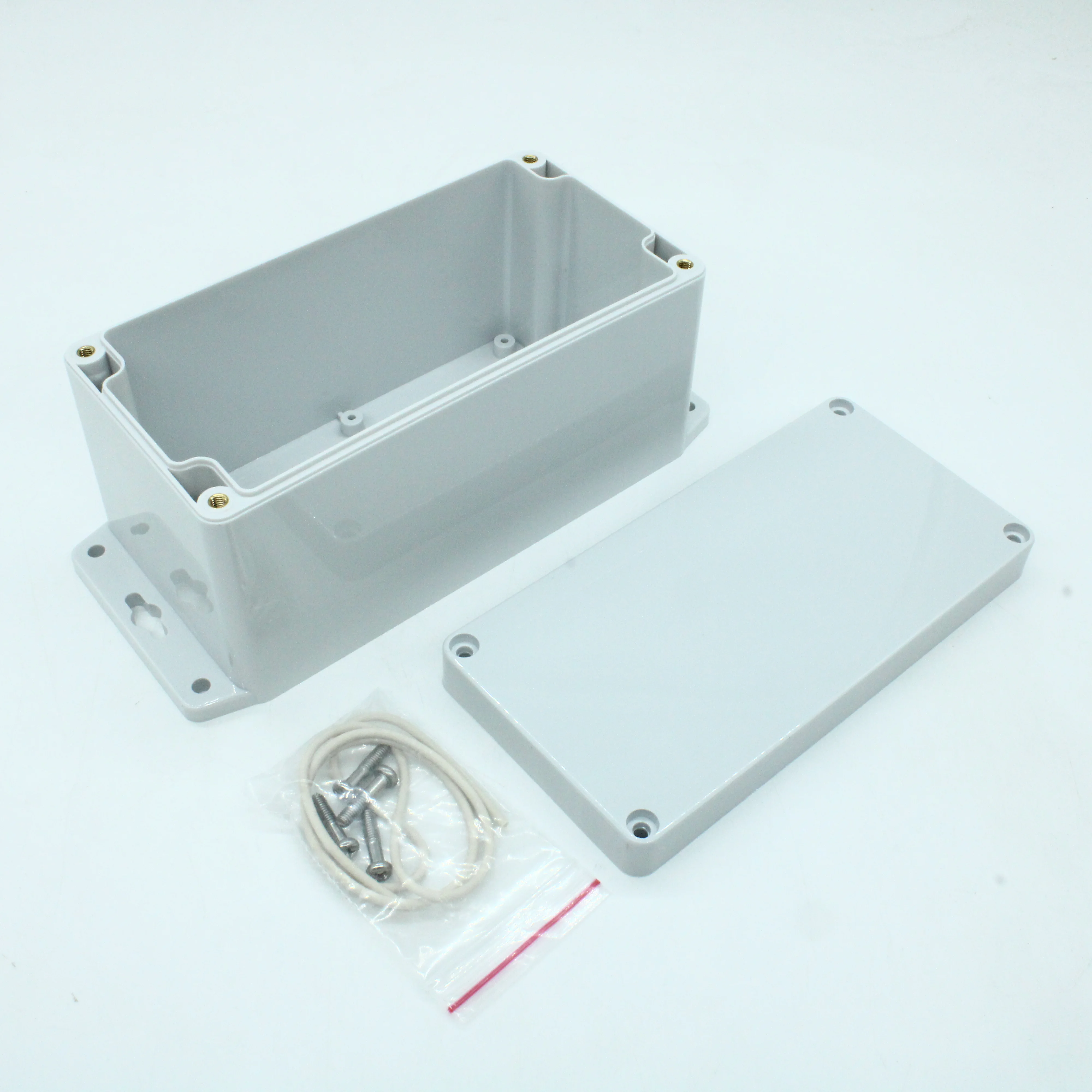 G265MF - Герметичный корпус из поликарбоната с фланцем, IP65, светло-серый