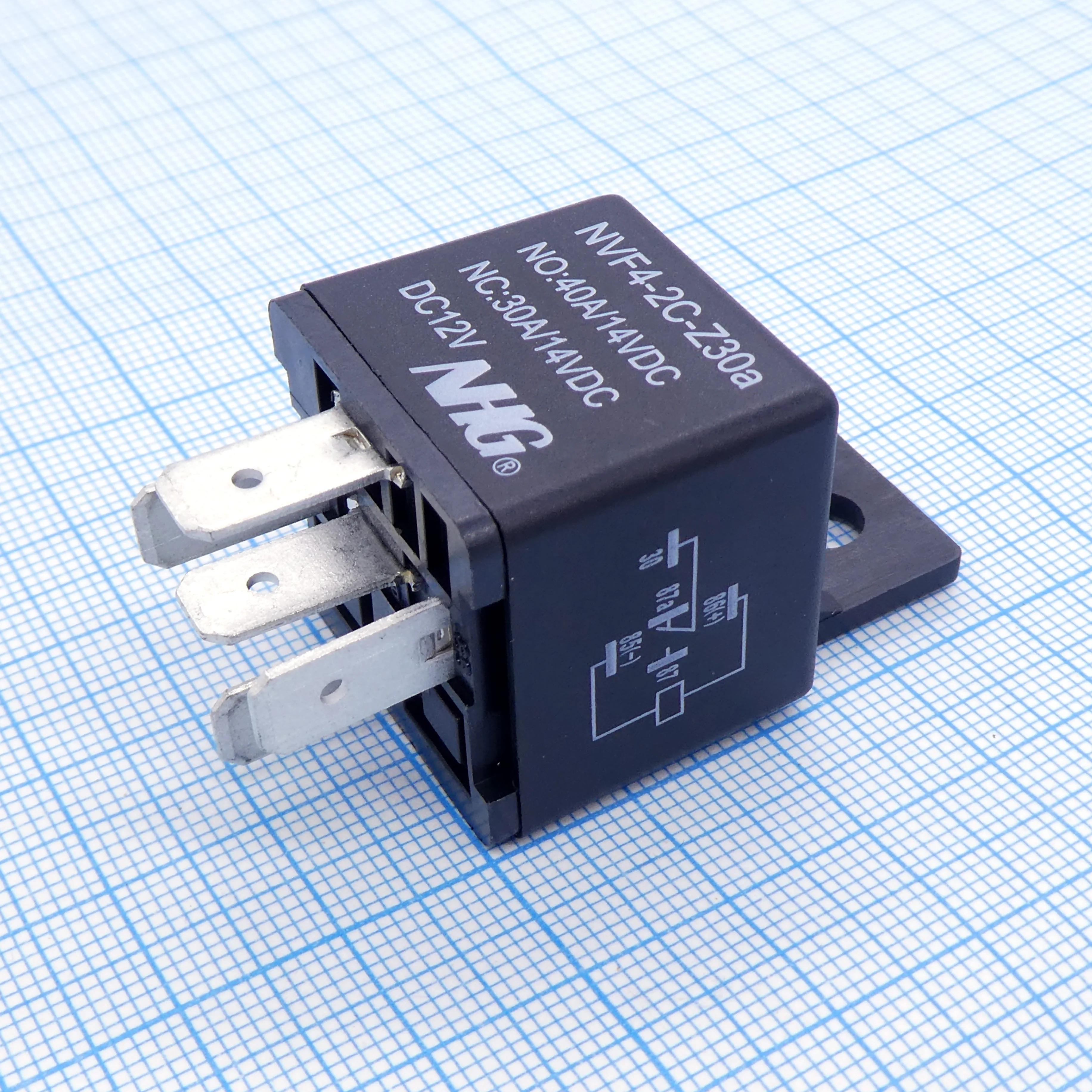 NVF4-2-C-Z-30-A1-DC12V-1.6 - автомобильное реле 30А одна контактная группа на переключение катушка 12В 1.6Вт