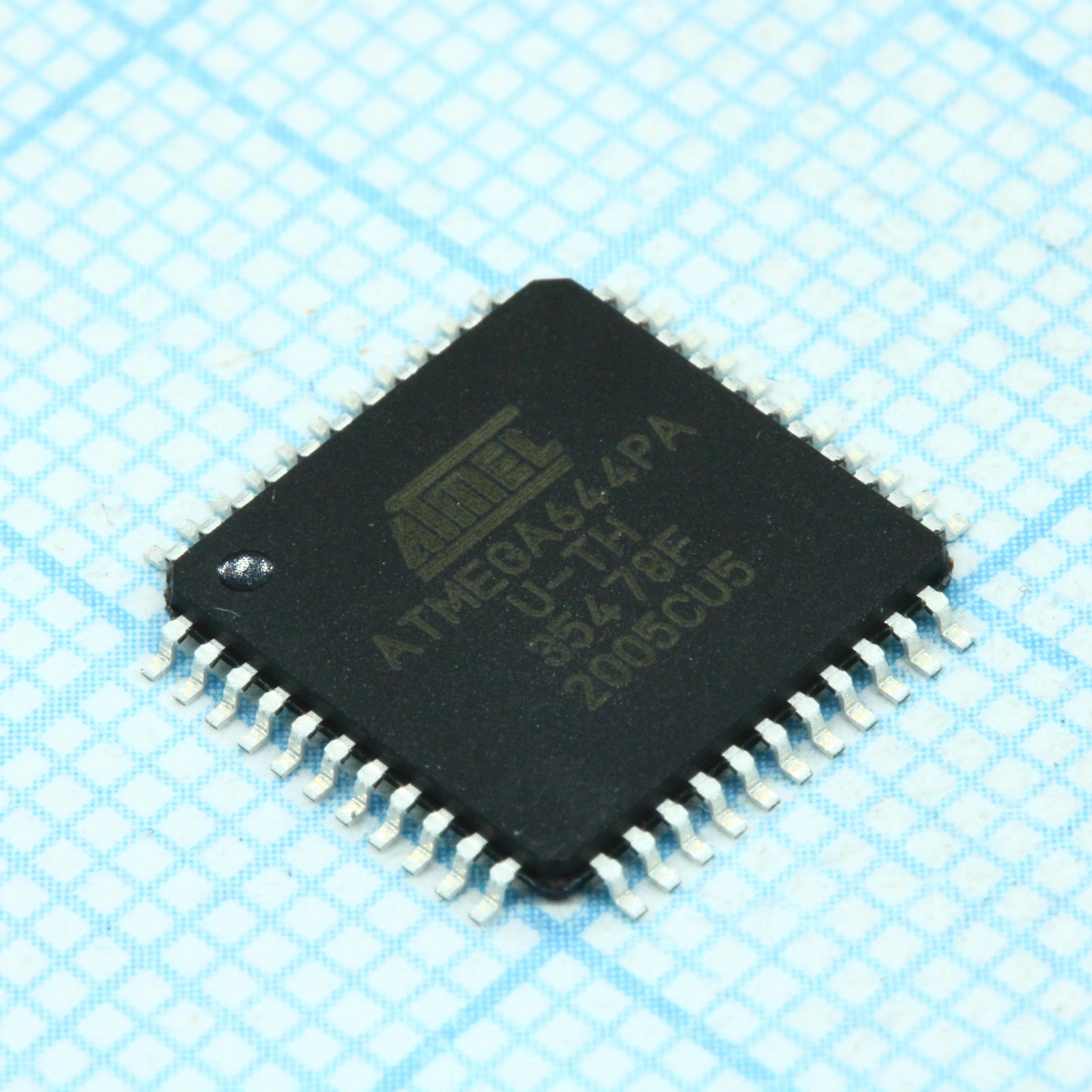 ATMEGA644PA-AU - Микроконтроллер AVR 64-K Флэш-память, 4-Кбайт ОЗУ, 2-Кбайт EEPПЗУ, 8 каналов 10-бит АЦП интерфейс JTAG 1.8 - 5.5 V пикомощный