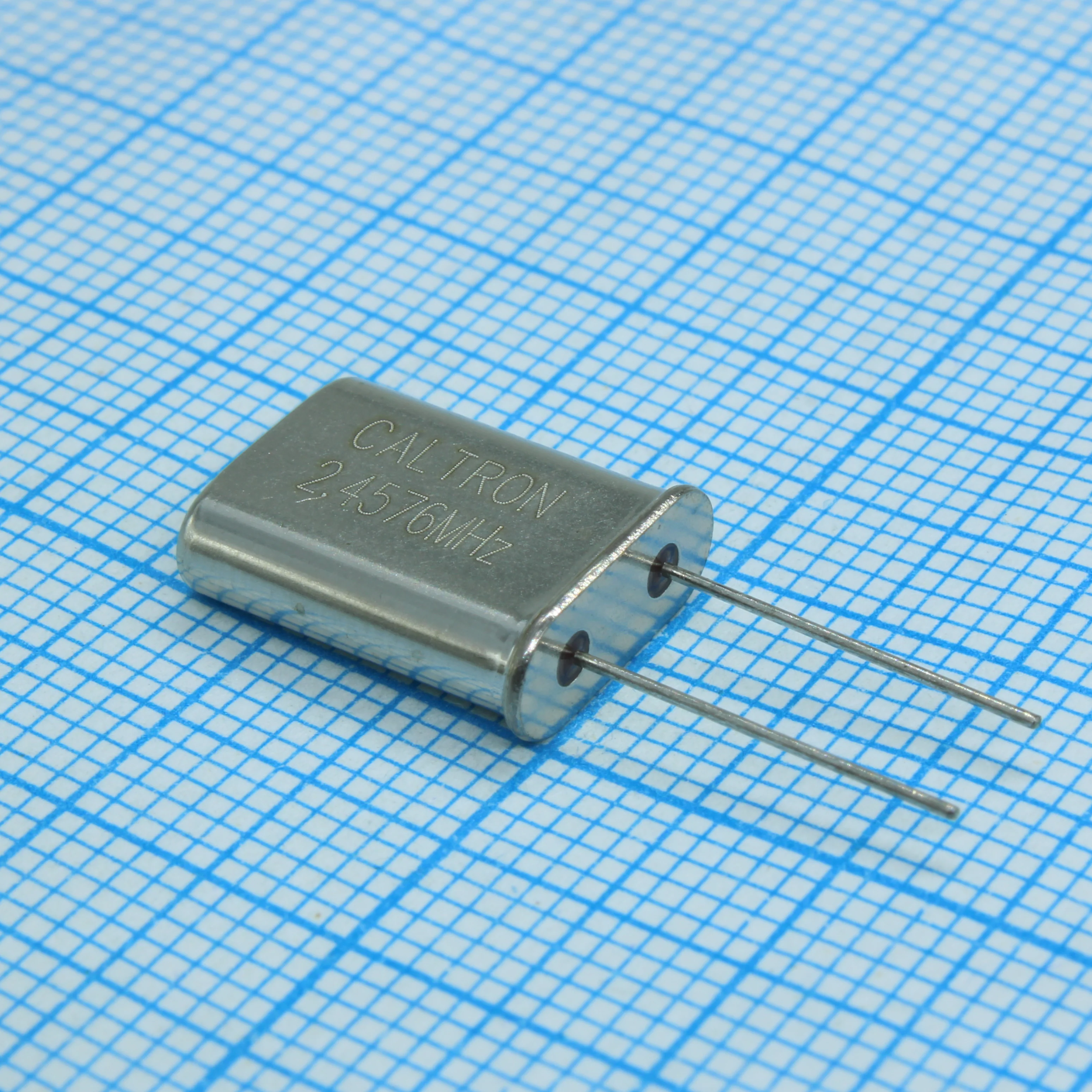HC49U-2.4576MHZ-20PF CALTRON - Резонатор кварцевый HC49U-2.4576МГц-20пФ CALTRON