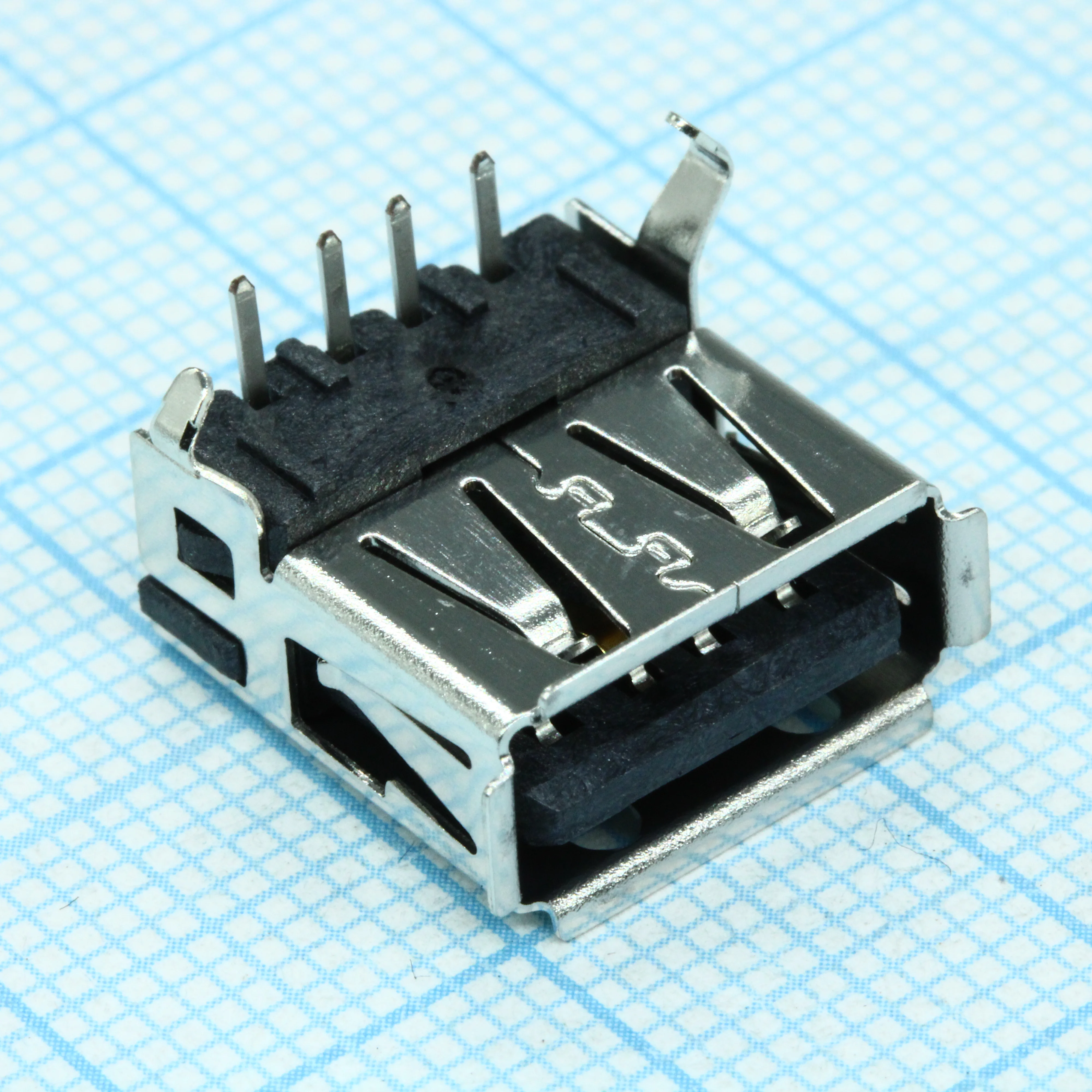 292303-4 - Разъем USB тип A, USB 2.0, розетка, 4 вывода, монтаж в отверстие, прямой угол