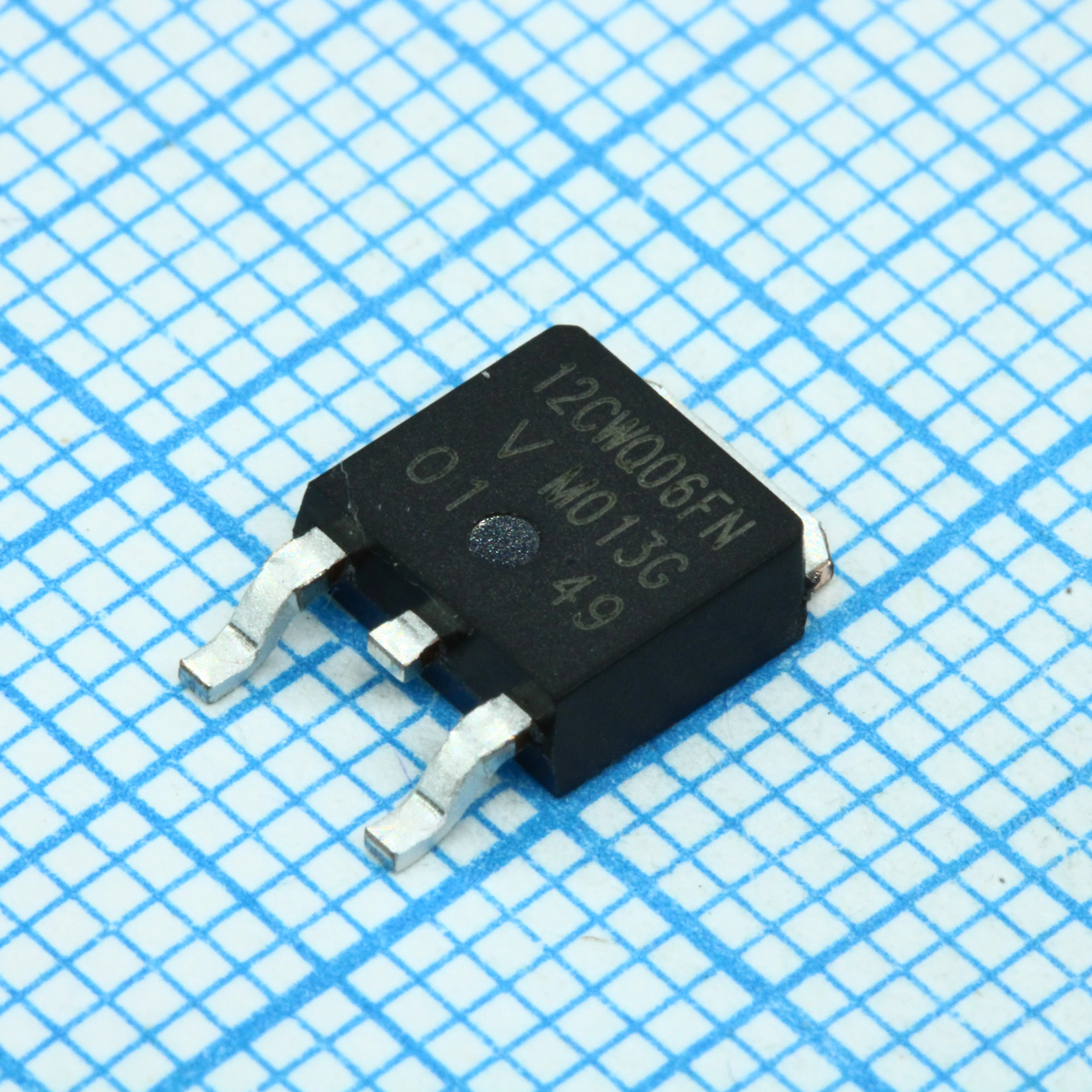 VS-12CWQ06FN-M3 - Диоды Шоттки сборка 60В 12А