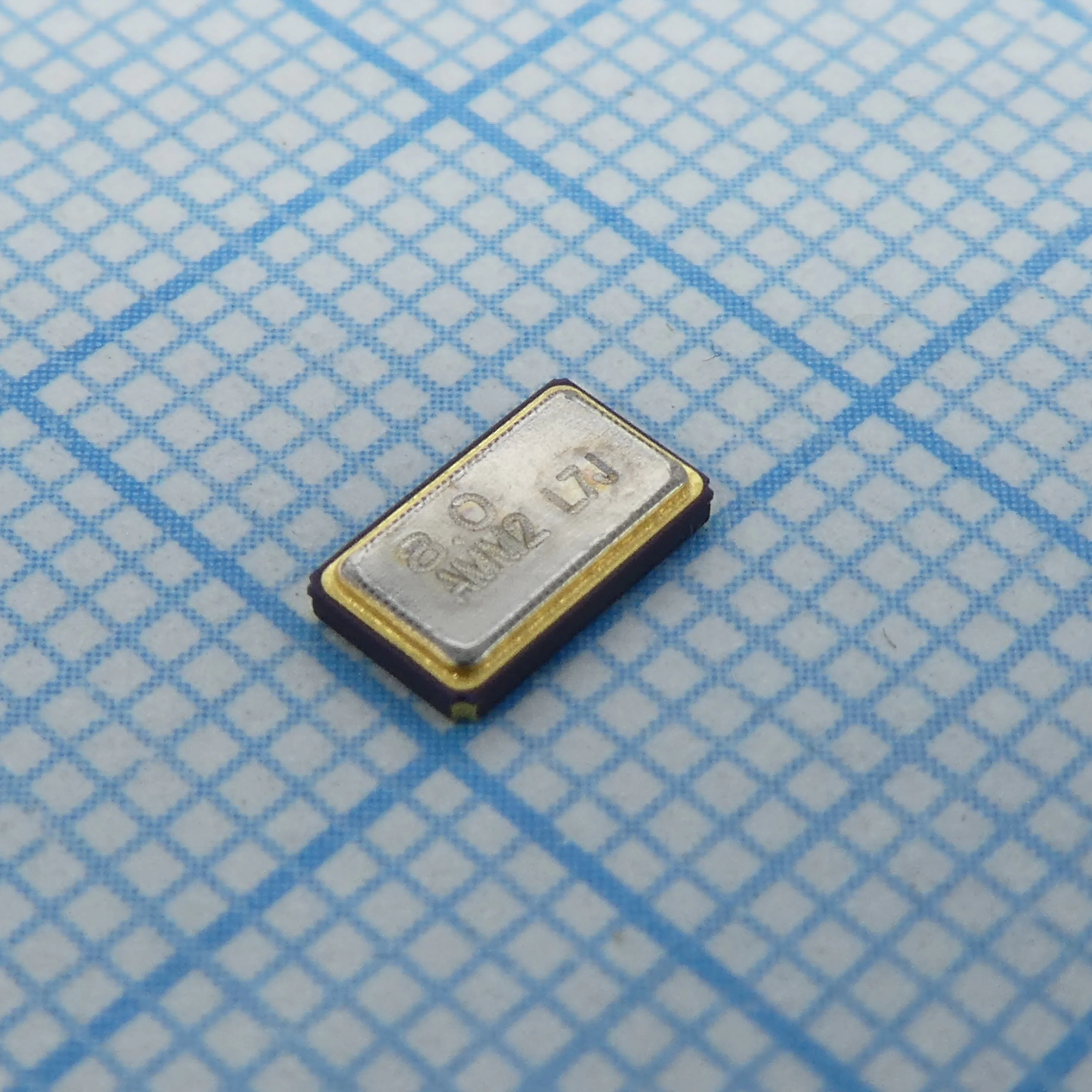 ABMM2-8.000MHZ-E2-T - Резонатор кварцевый, 8000kHz 20ppm 18 pF