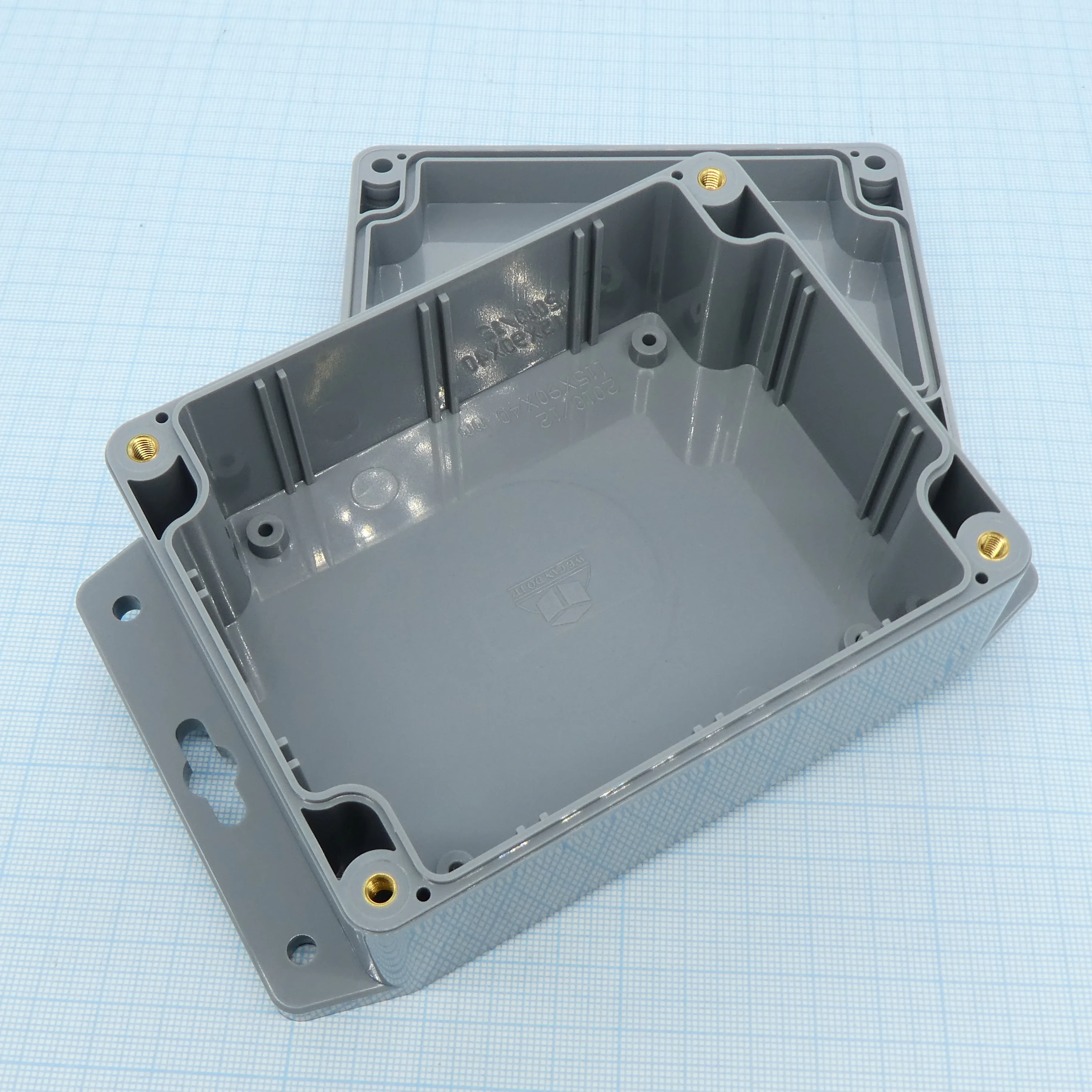 G311MF - Герметичный корпус из прочного ABS пластика с фланцем, IP65, темно-серый