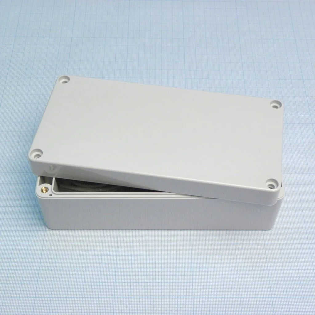 G258 - Герметичный корпус из поликарбоната, IP65, светло-серый