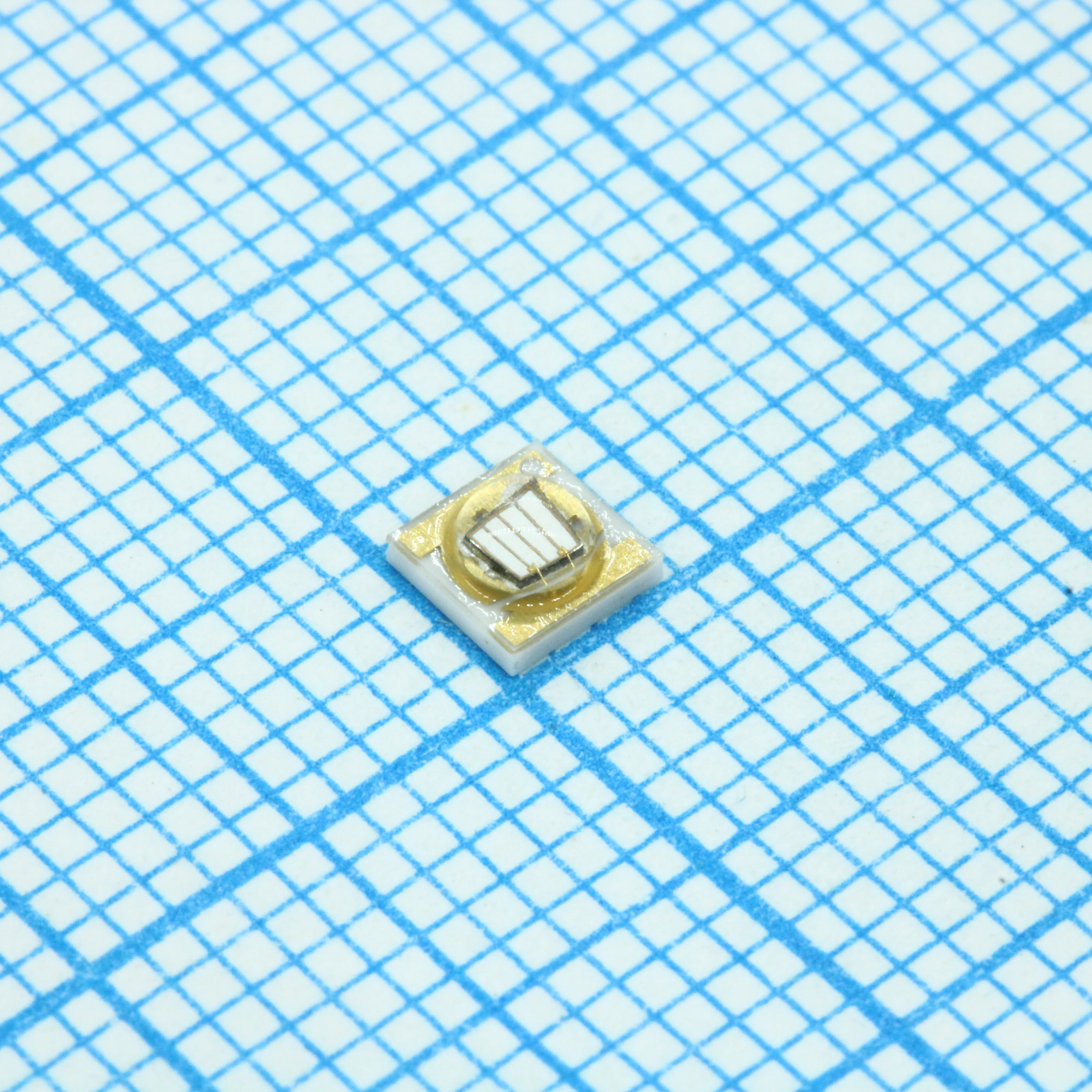 HL-C3535F7V365-D1-LVR9(Au120) - Ультрафиолетовый светодиод smd 3,5х3,5мм/360-370нм/350-400mW /3-4v/120°