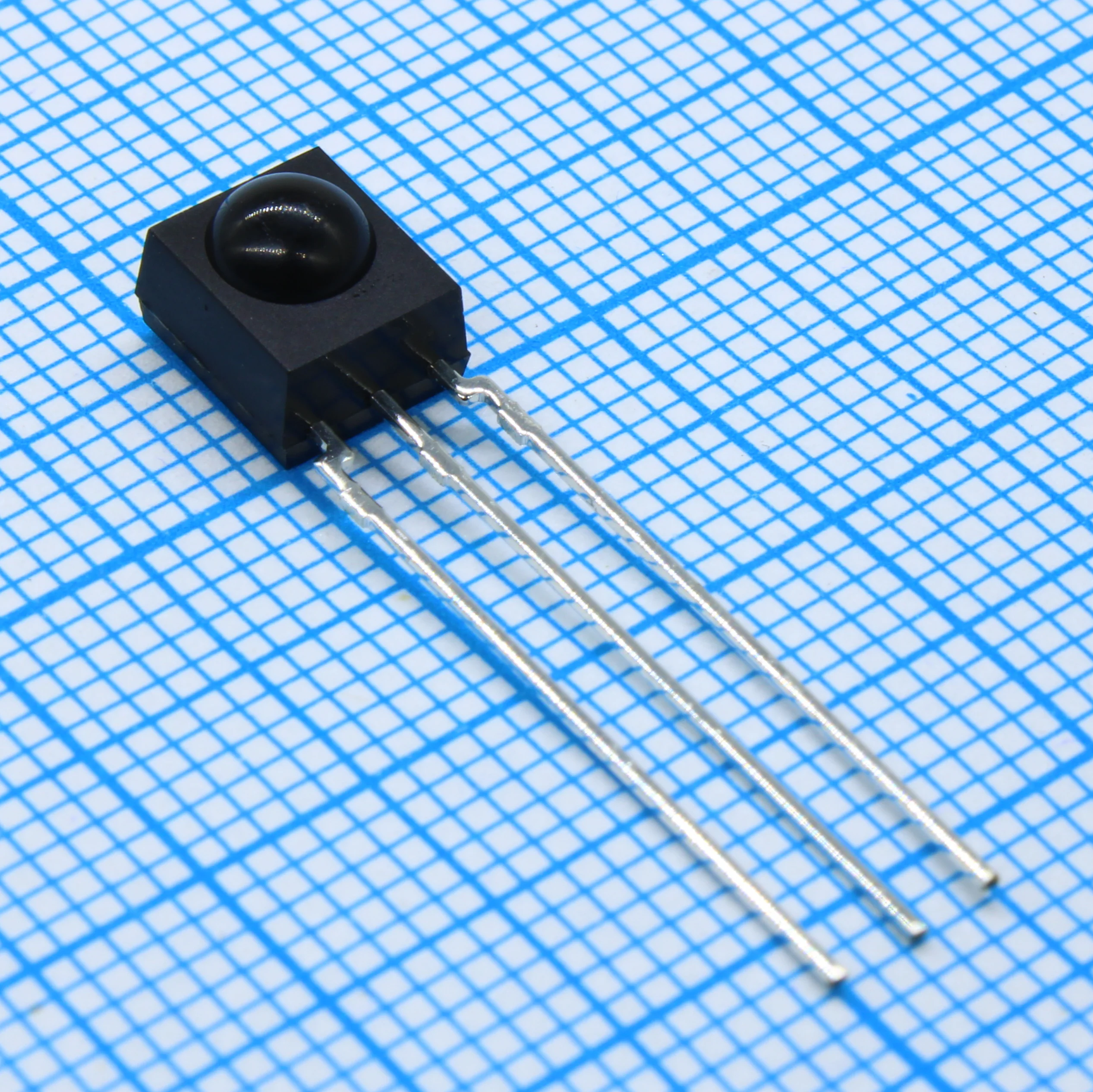 HRM136BB1Y00 - ИК-излучатель дистанционного управления 36кГц 940нм 3-Pin
