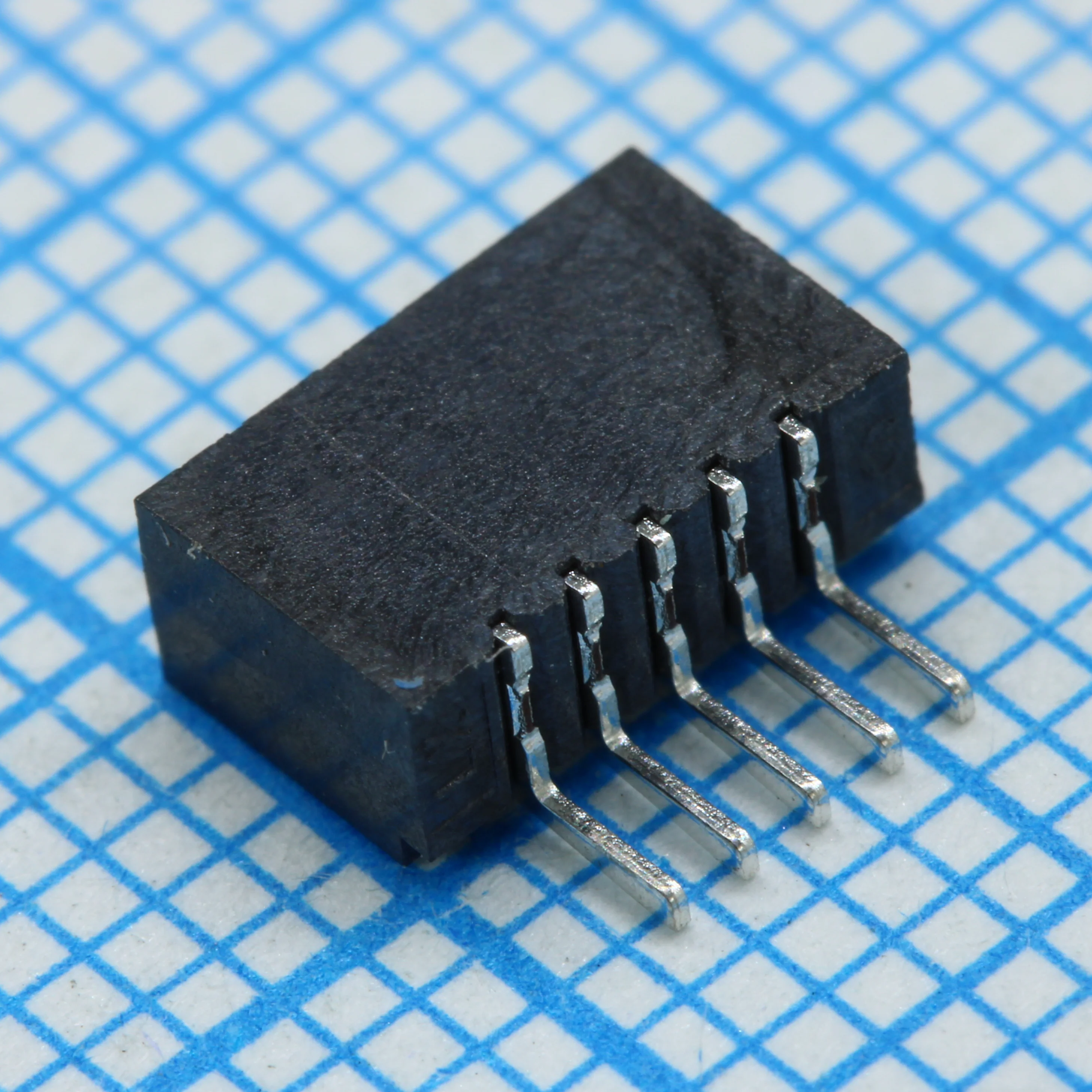 DS1020-06-05BT1 - Розетка под шлейф угловая на плату, 5 контактов шаг 1мм SMD