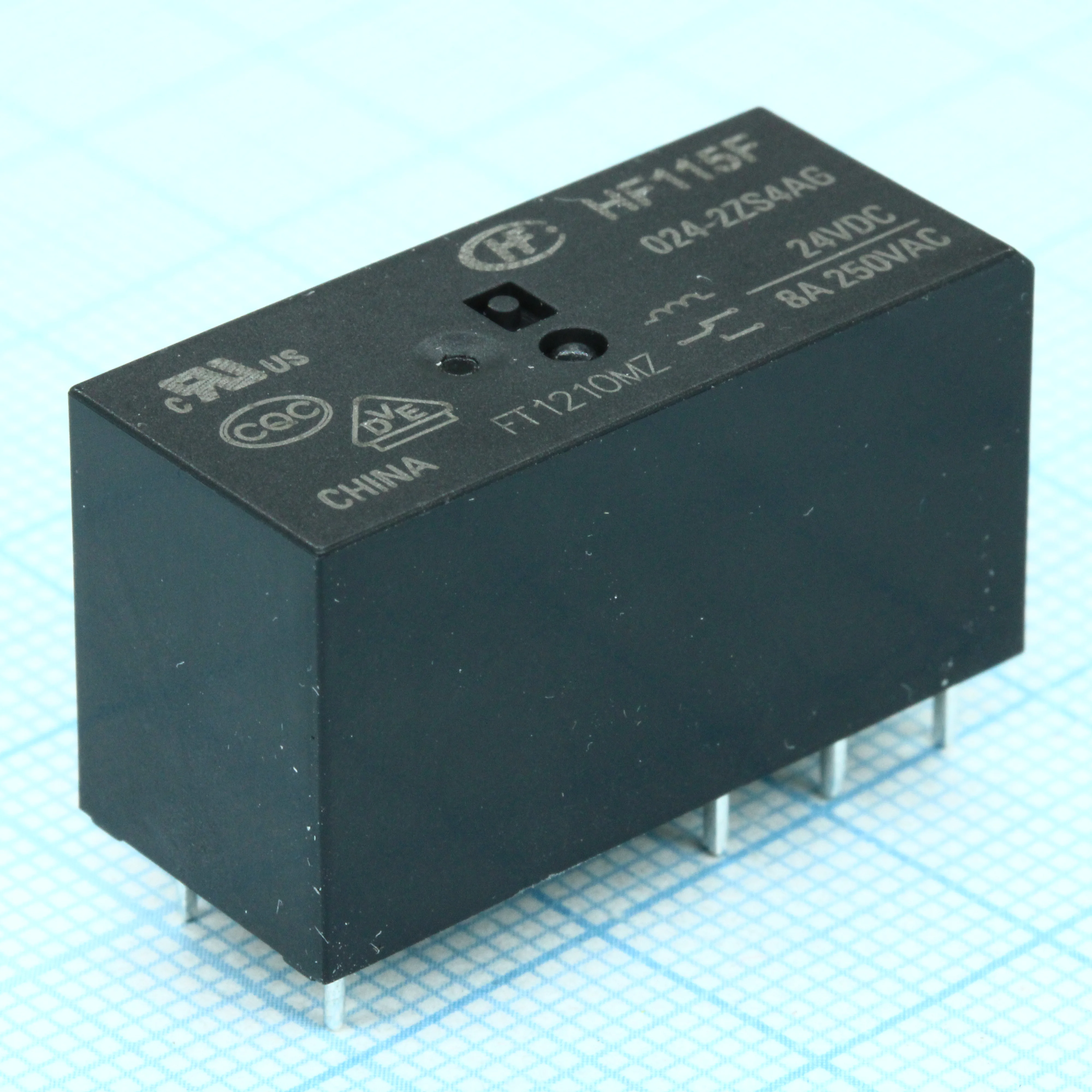 HF115F/024-2ZS4AG - Реле силовое, 8 А, 24 В, две контактных группы-два направления