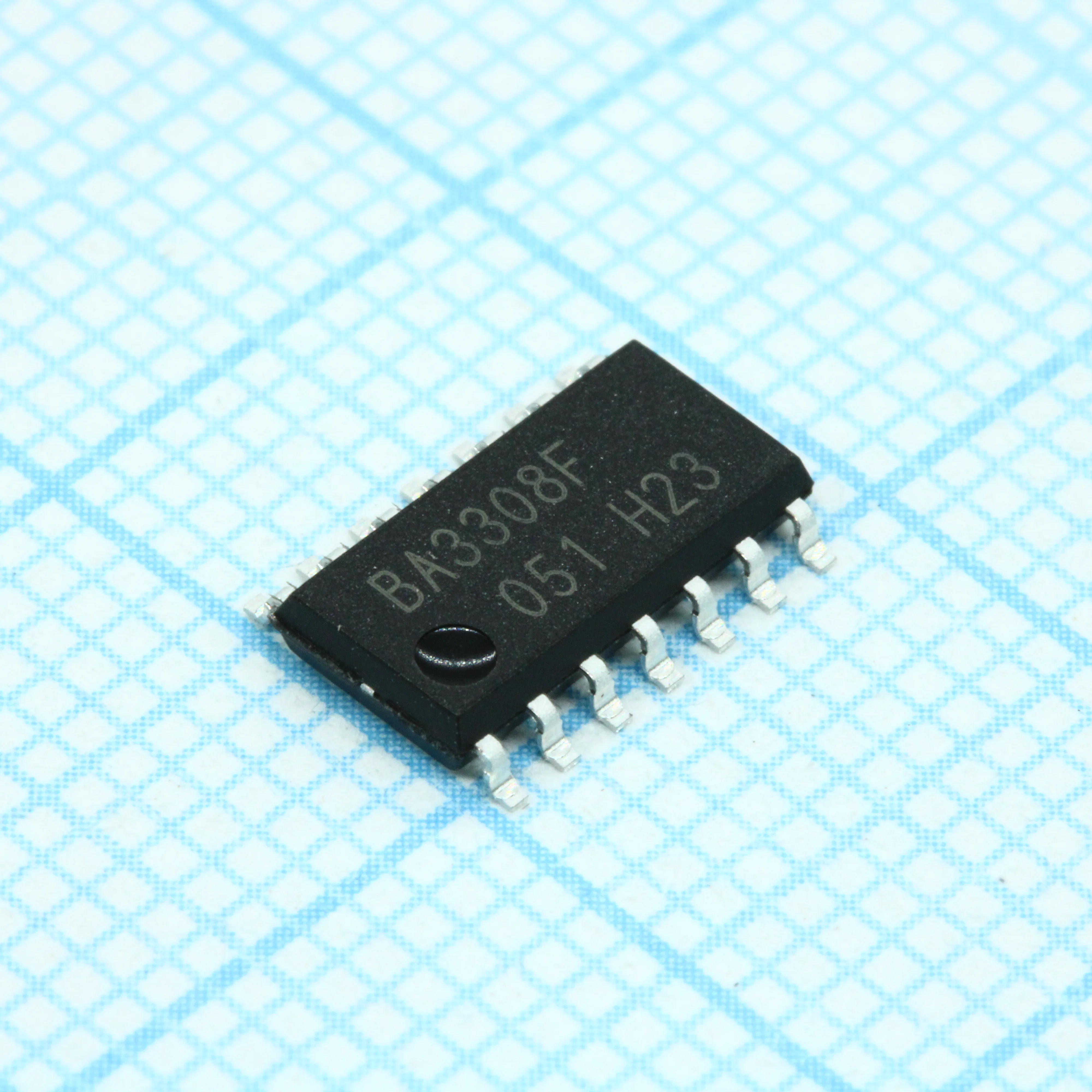 BA3308F-E2 - Двухканальный предварительный усилитель, кассетные магнитофоны и магнитолы
