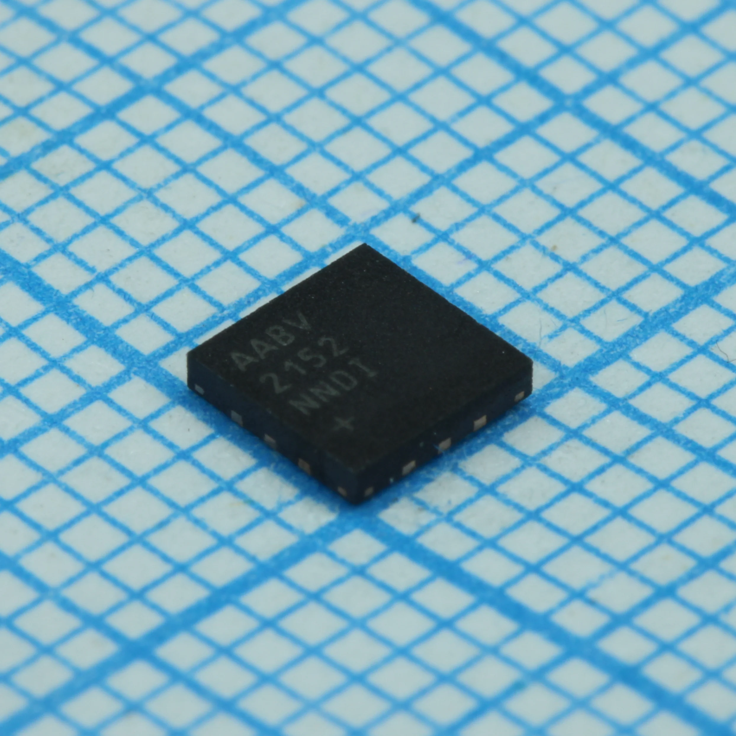 MAX1932ETC+ - Контроллер питания лавинных светодиодов ±0.5% 12-Pin TQFN EP лента на катушке
