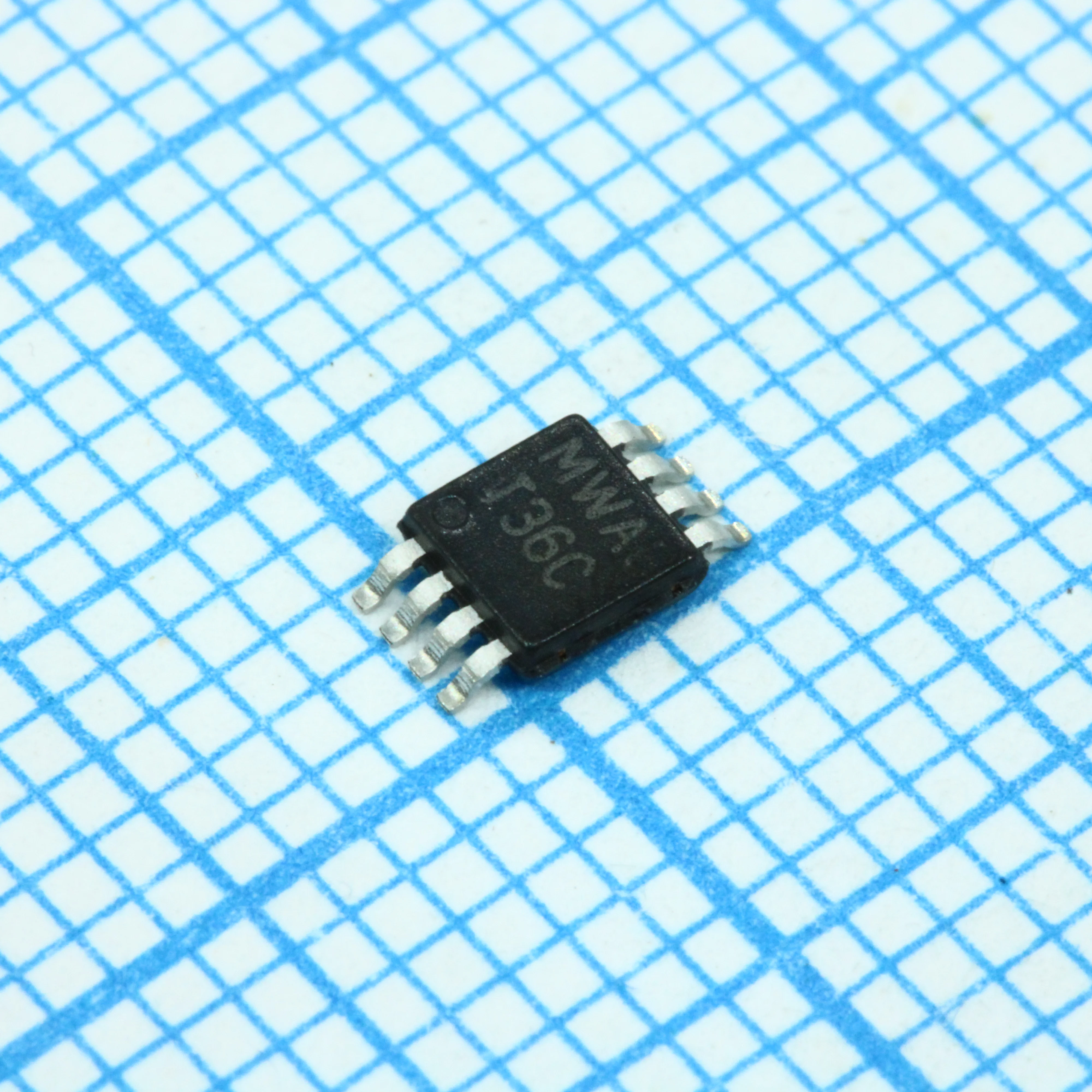 LM95235CIMM/NOPB - Датчик температуры цифровой 11 бит; внешний и встроенный датчик, SMBUS 2.0;  погрешность изм. 1.5°С; Uпит=3.0...3.6V Iпот=350мкА;