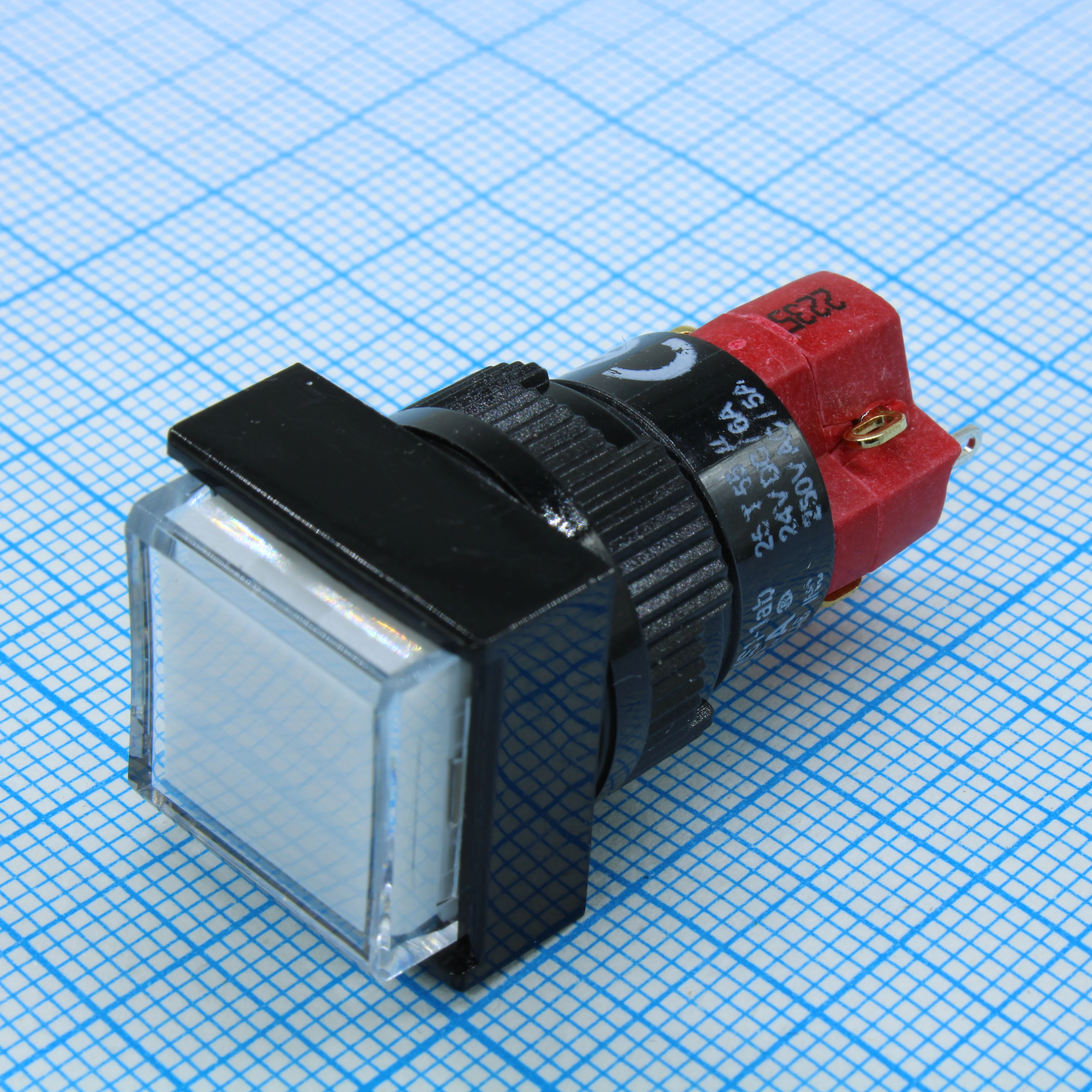D16LMS1-1ABHW - Кнопка с LED подсветкой 250В/5А