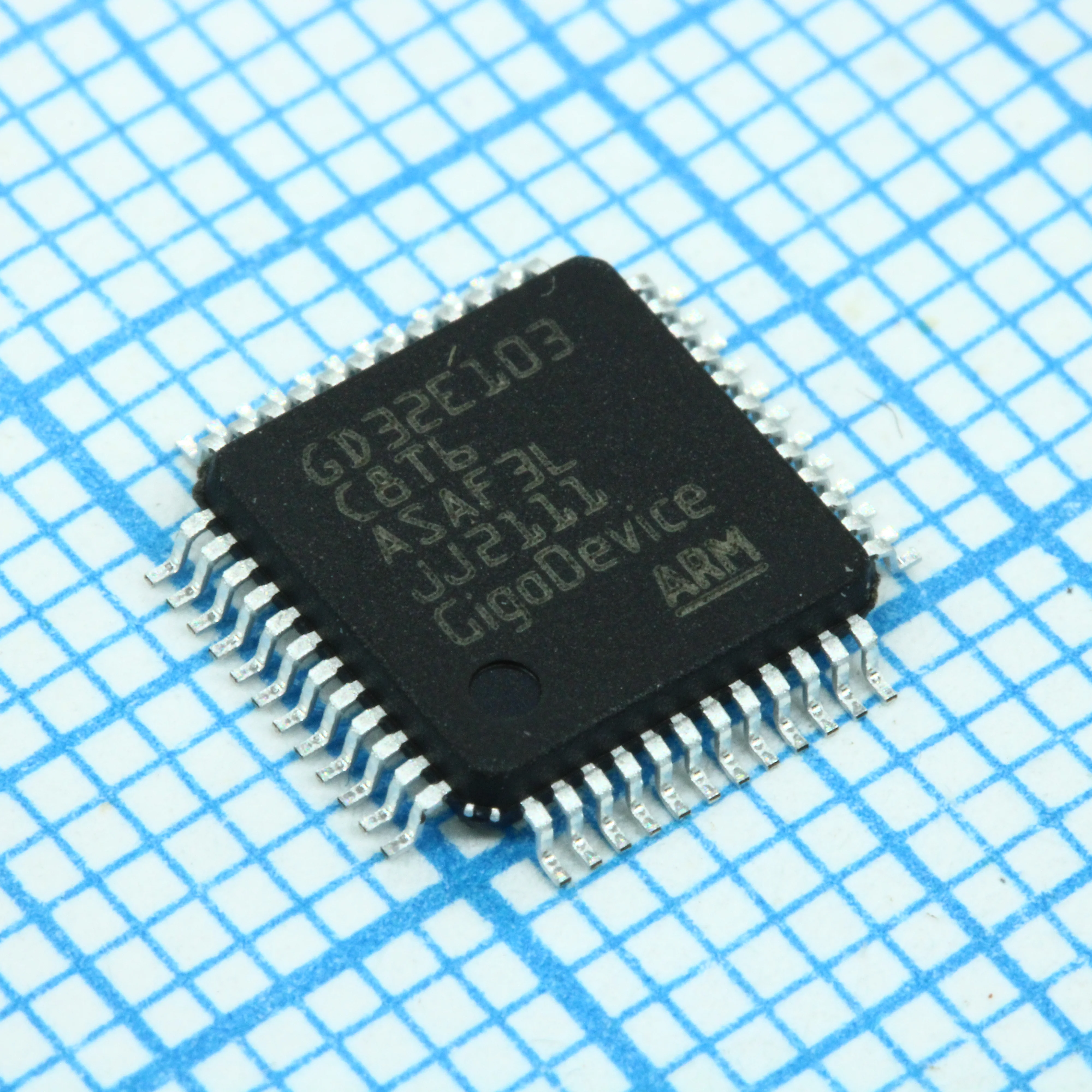 GD32E103C8T6 - Микроконтроллер GD 32-бит ядро ARM Cortex M4 20кБ ОЗУ 64кБ Флэш-память