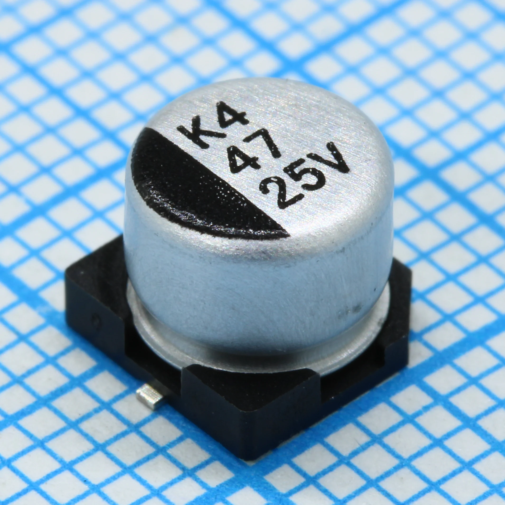 CK025M470E5APKKKV00R - Конденсатор алюминиевый электролитический SMD 47мкФ 25В ±20% (6.3х5.4)мм 70мА 2000час 105°C лента на катушке