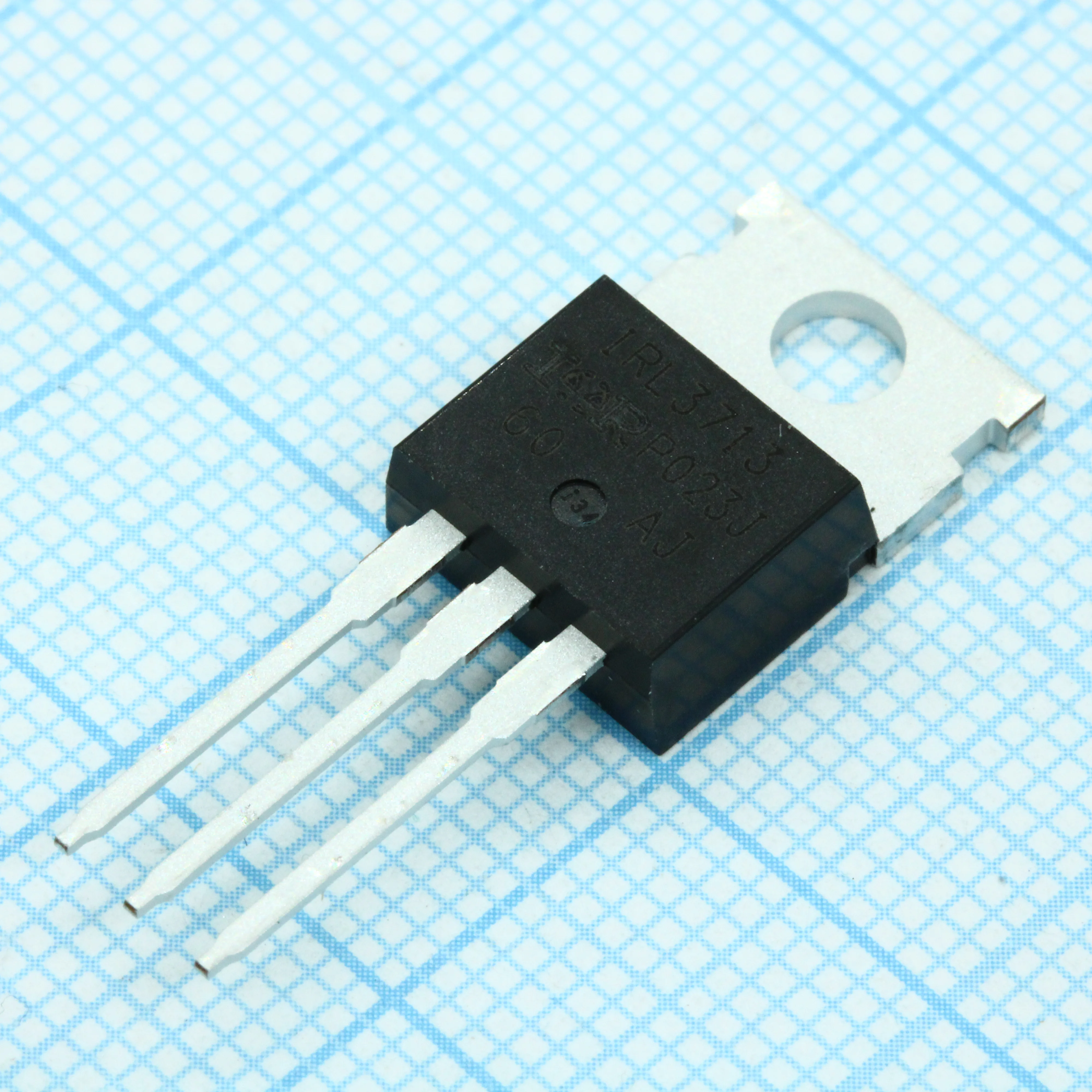 IRL3713PBF - Транзистор полевой MOSFET N-канальный 30В 260А 330Вт