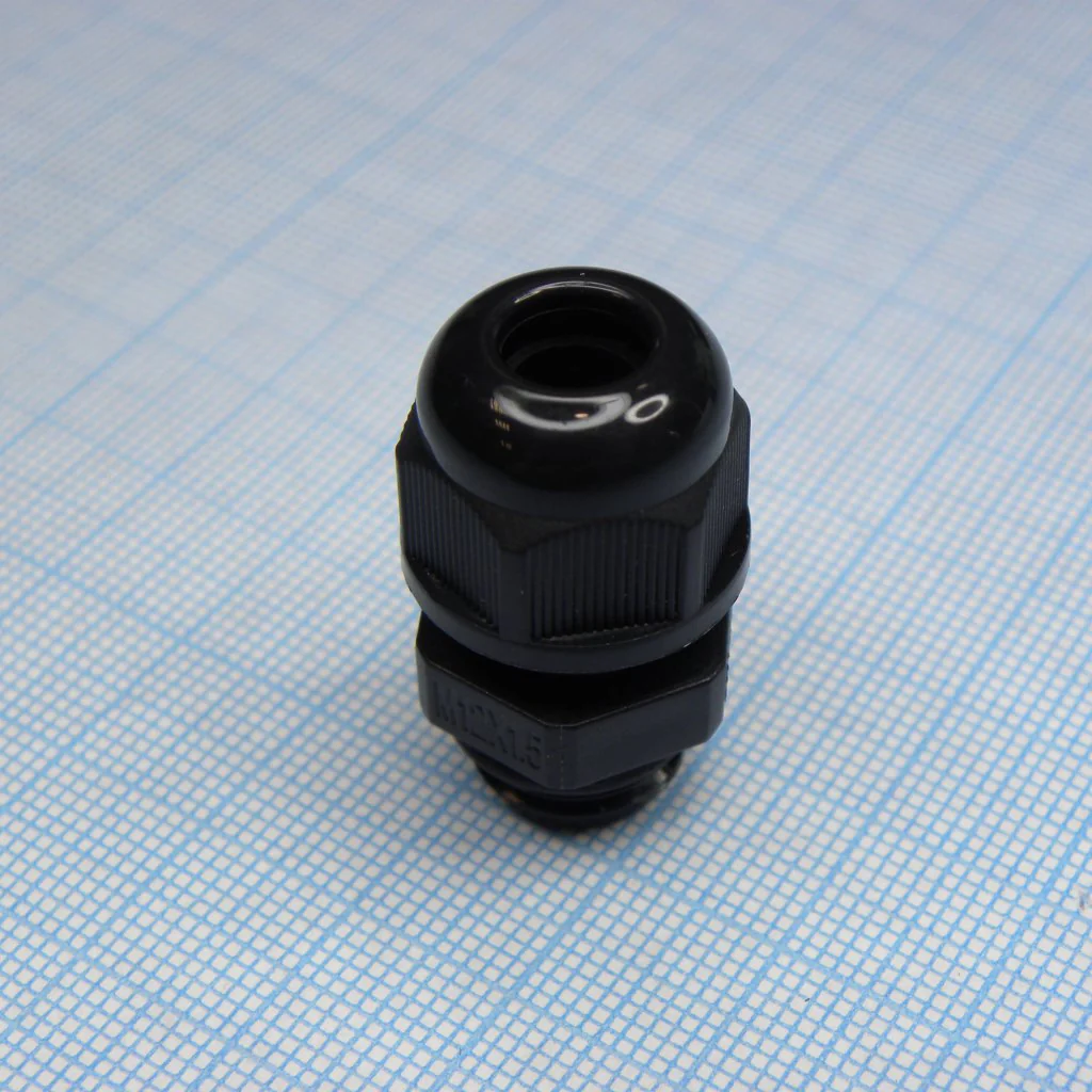 DDL-M12P (black) - Кабель ввод, крепление на панель, гайка для крепления на панель приобретается отдельно