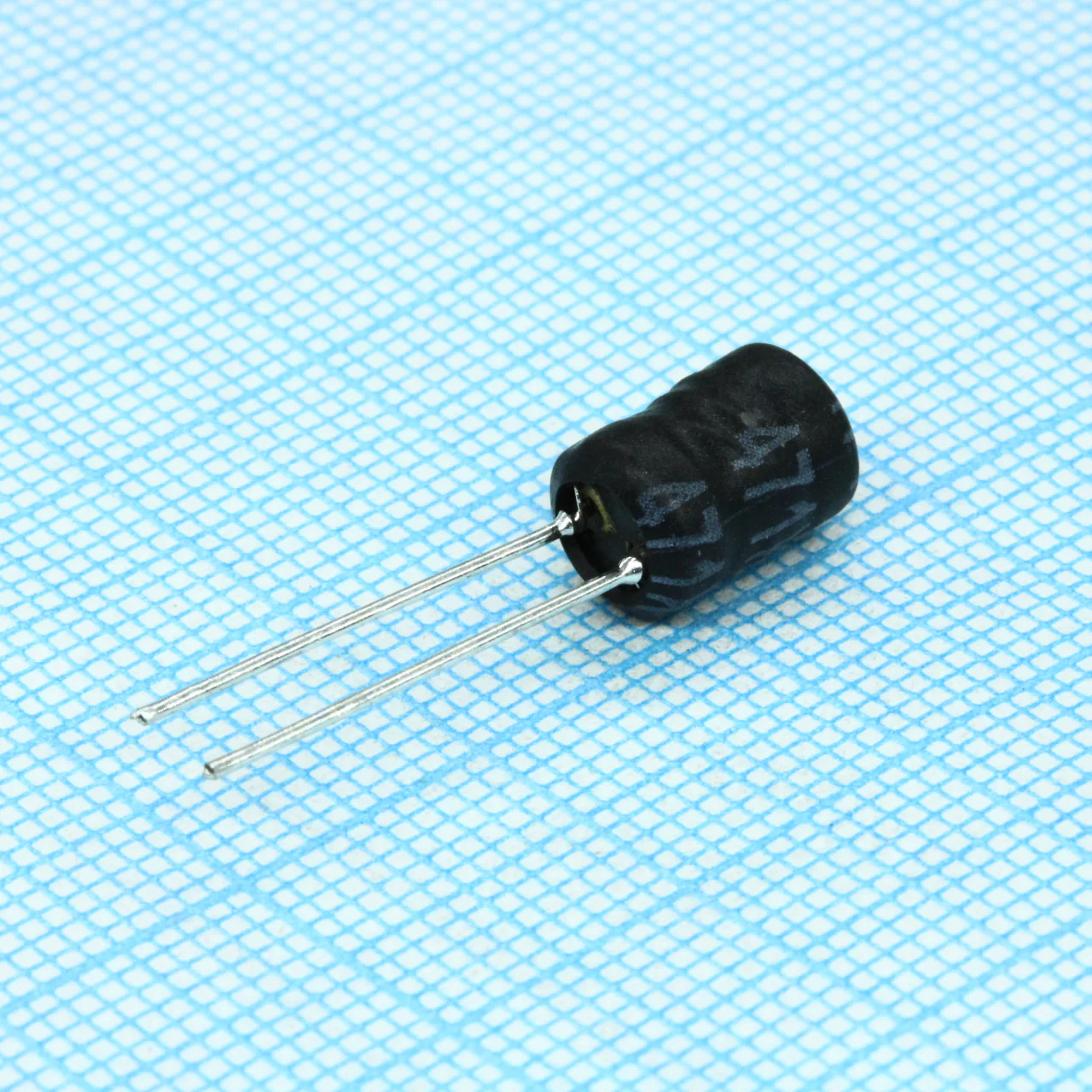 LGB-X0608-471K - Радиальная индуктивность  470uH  0.796MHz  1.2Om  300mA