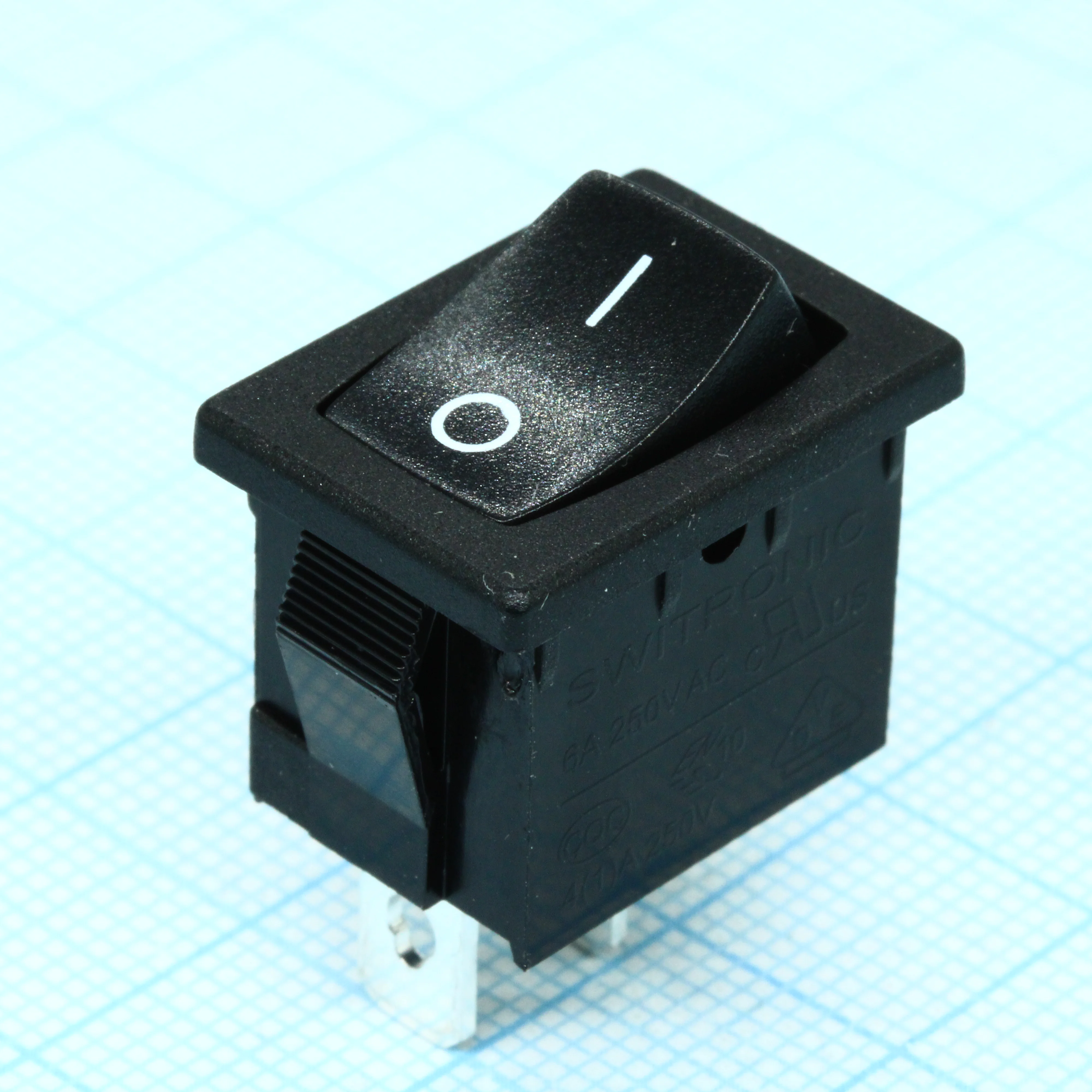 R19A-12BBBT-G - Выключатель клавишный 6А 250В ON-OFF 2 Pin -черный-