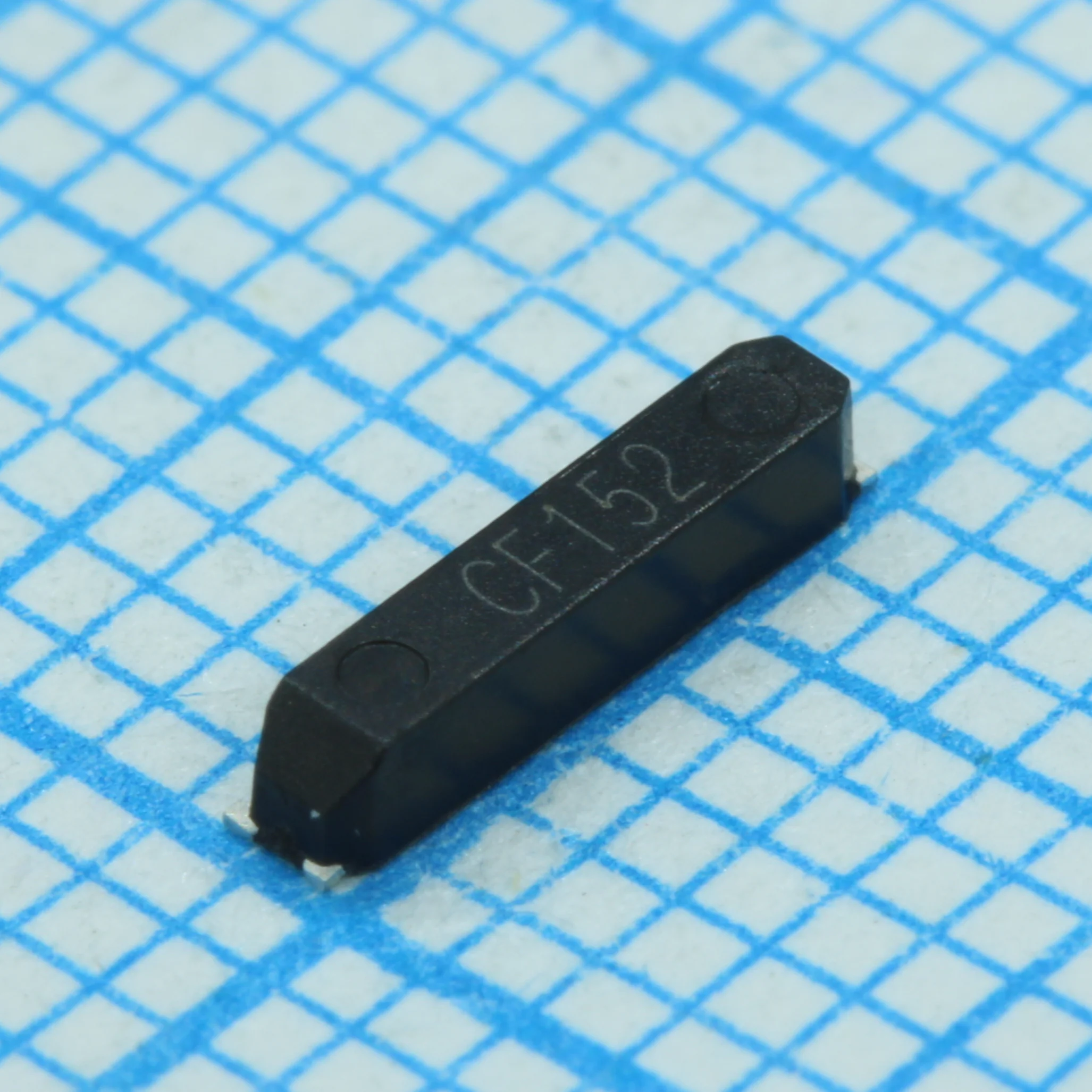 X701532768KGD4GI - Резонатор кварцевый 32.768кГц 20ppm 12.5пФ для поверхностного монтажа