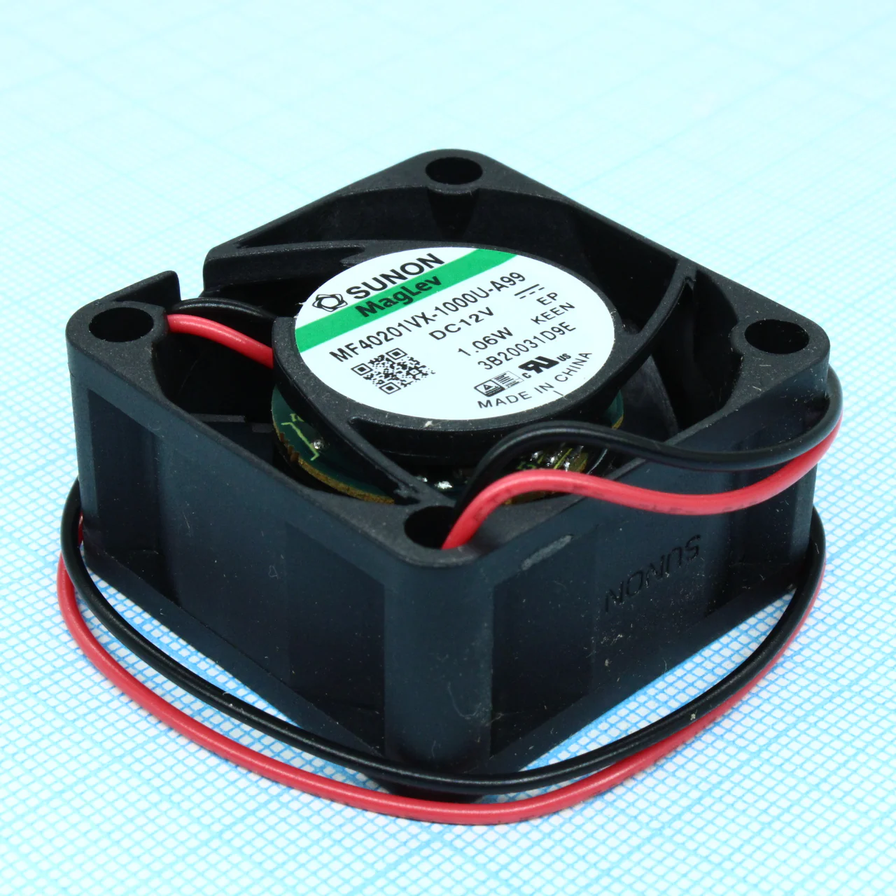 MF40201VX-1000U-A99 - Вентилятор 12В 40x40x20мм, V 8000об/мин 18,3м3/час, 27,5дБ