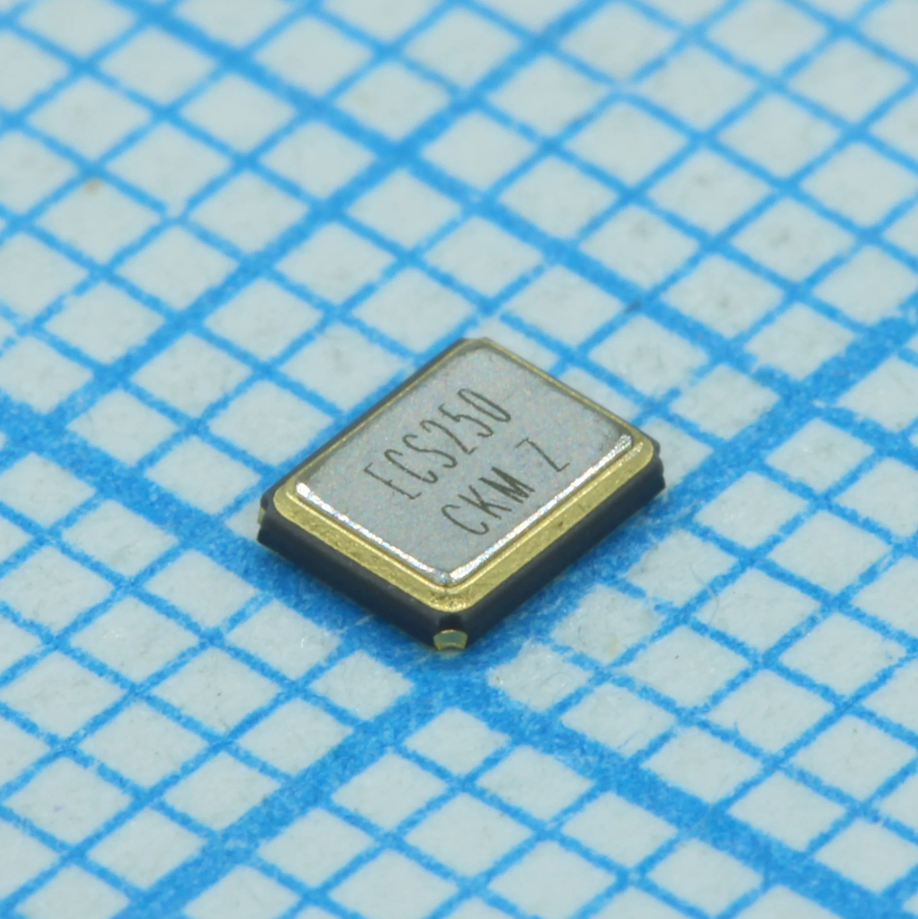 ECS-250-20-33-CKM-TR - Резонатор кварцевый 25.0МГц ±10ppm (точность) ±20ppm (стабильность) 20пФ 4-Pin Mini-CSMD лента на катушке