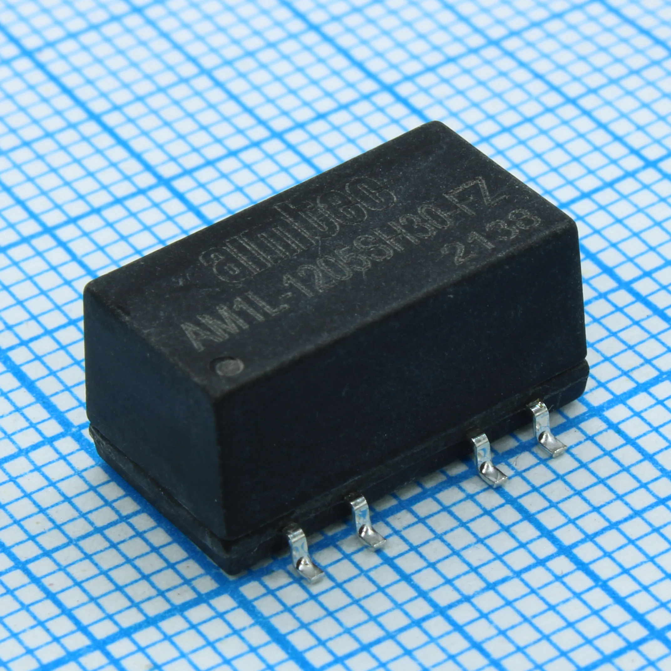 AM1L-1205SH30-FZ - DC/DC, 1Вт, вход 10.8…13.2В, выход 5В/0.2А, изоляция 3000В DC, КПД 81%,  для поверхностного монтажа, 15.2x11.4x7.6мм, -40…95°C, пластик