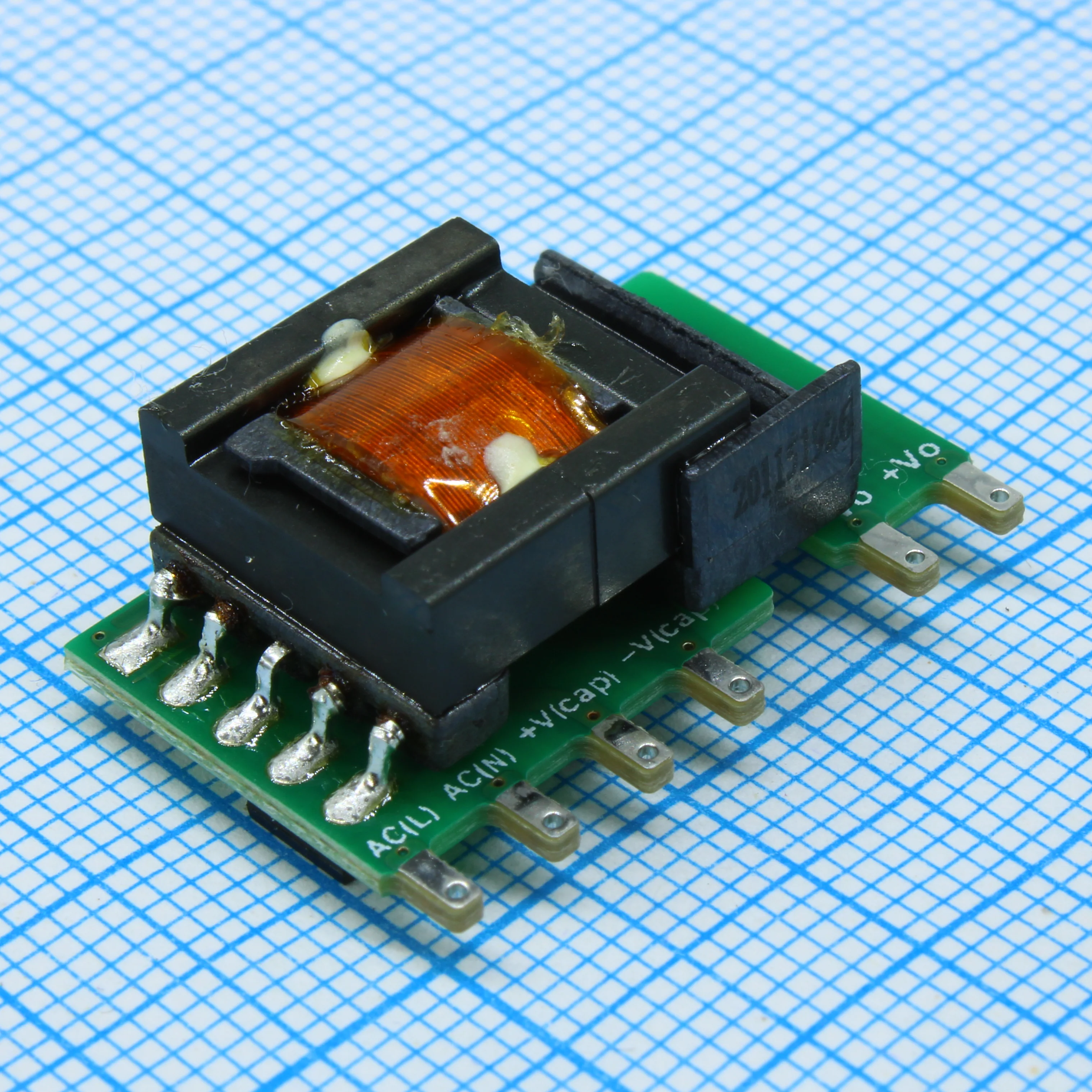 LS05-13B15R3 - AC/DC, 5Вт, вход 85…305В АС, выход 15В/0.34А, изоляция 3600В AC, КПД 79%, максимальная емкостная нагрузка не более 330мкФ, 26.4x14.73x11.0мм, -40…85°C, бескорпусный