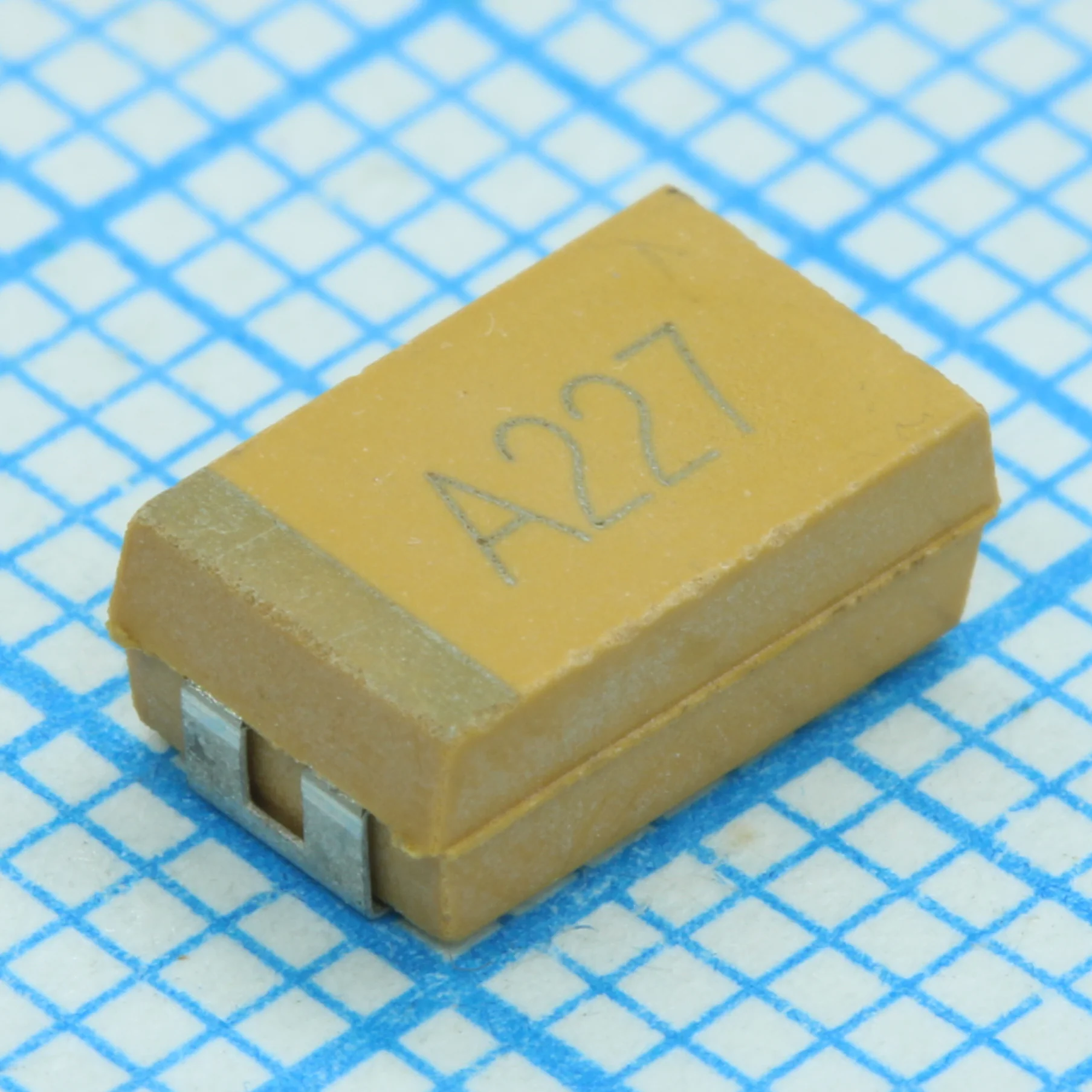 TS20001V220KDT000R - ЧИП-конденсатор танталовый 22мкФ ±10% 35В типоразмер D (7.3 X 4.3 X 2.8мм) 125С лента на катушке