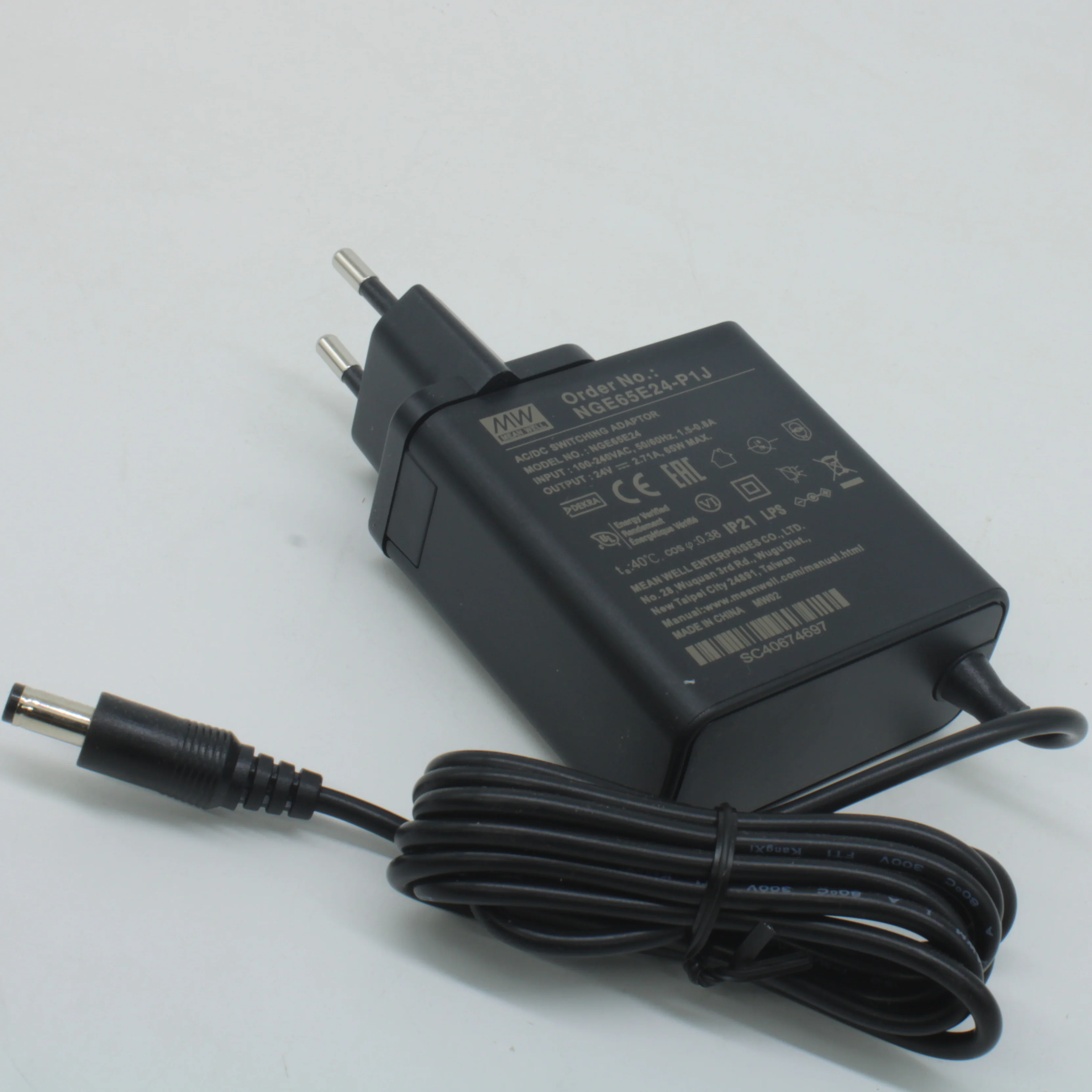 NGE65E24-P1J - AC-DC, 65Вт, сетевой адаптер, выход 24В/2.71А, вход 80...264В AC, 47...63 Гц, изоляция 4000B DC, 2xMOPP, 62x30*x65мм, -30...+70C, евровилка, выходной разъем 11мм, диам. 5.5х2.1мм