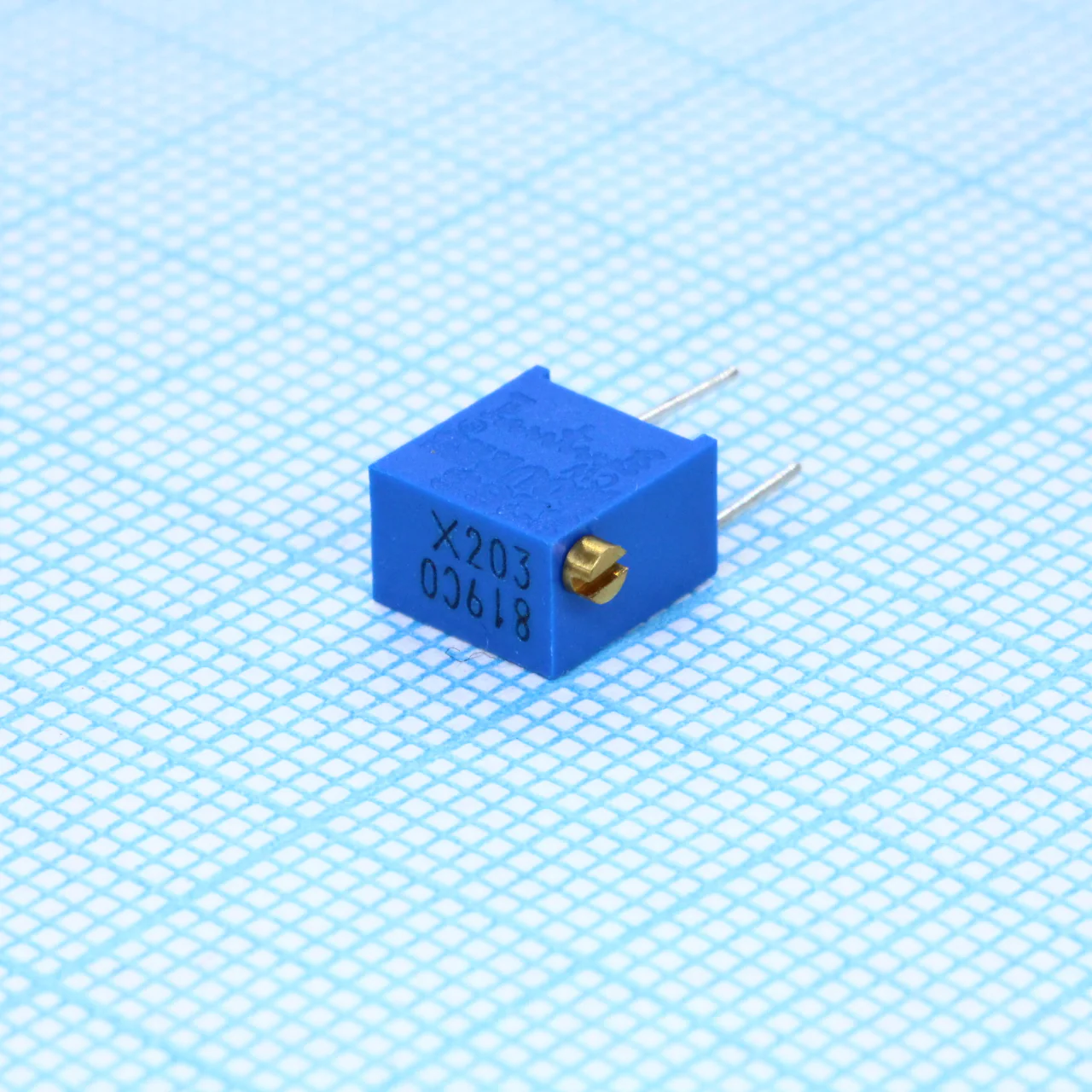 3266X-1-203LF - Потенциометр многооборотный керметный 20кОм 0.25Вт PC PIN