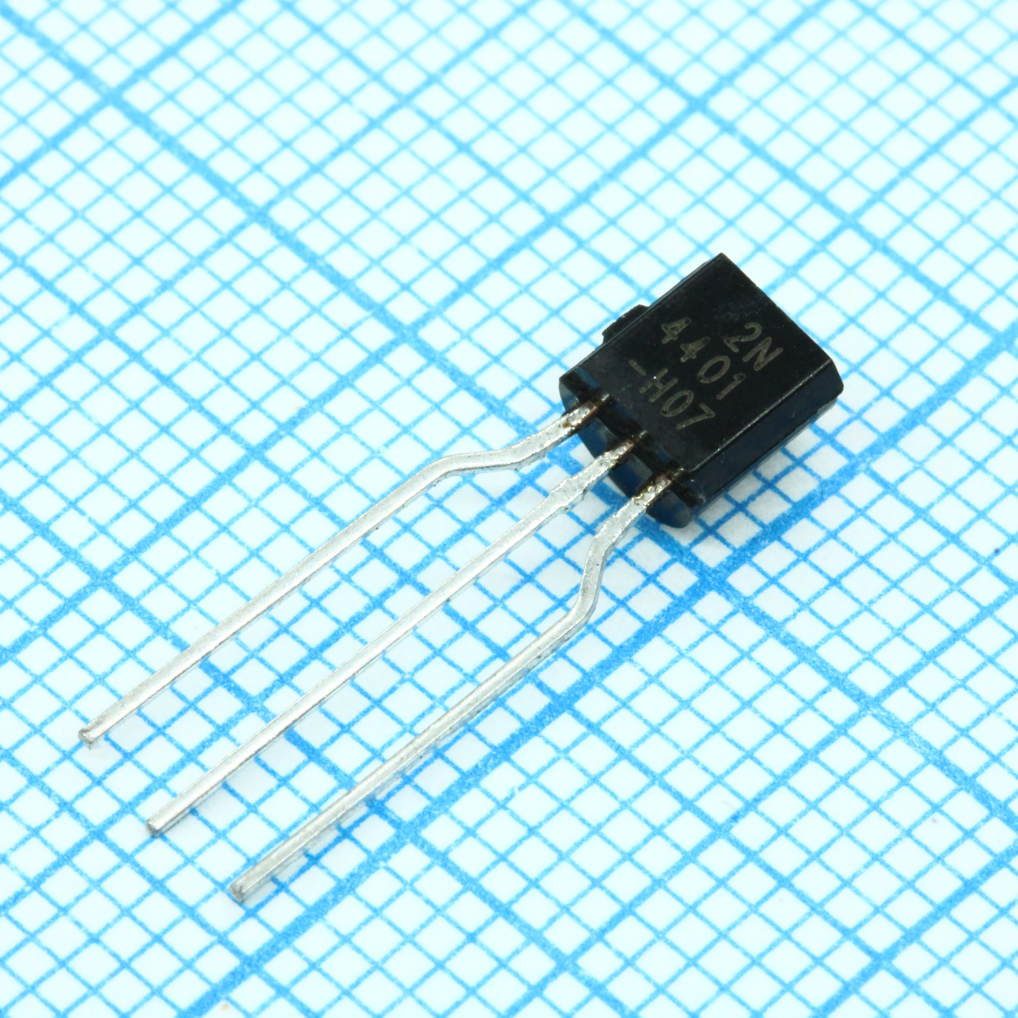 2N4401TA - Биполярный транзистор, NPN, 40 В, 0.6 А, 0.63 Вт