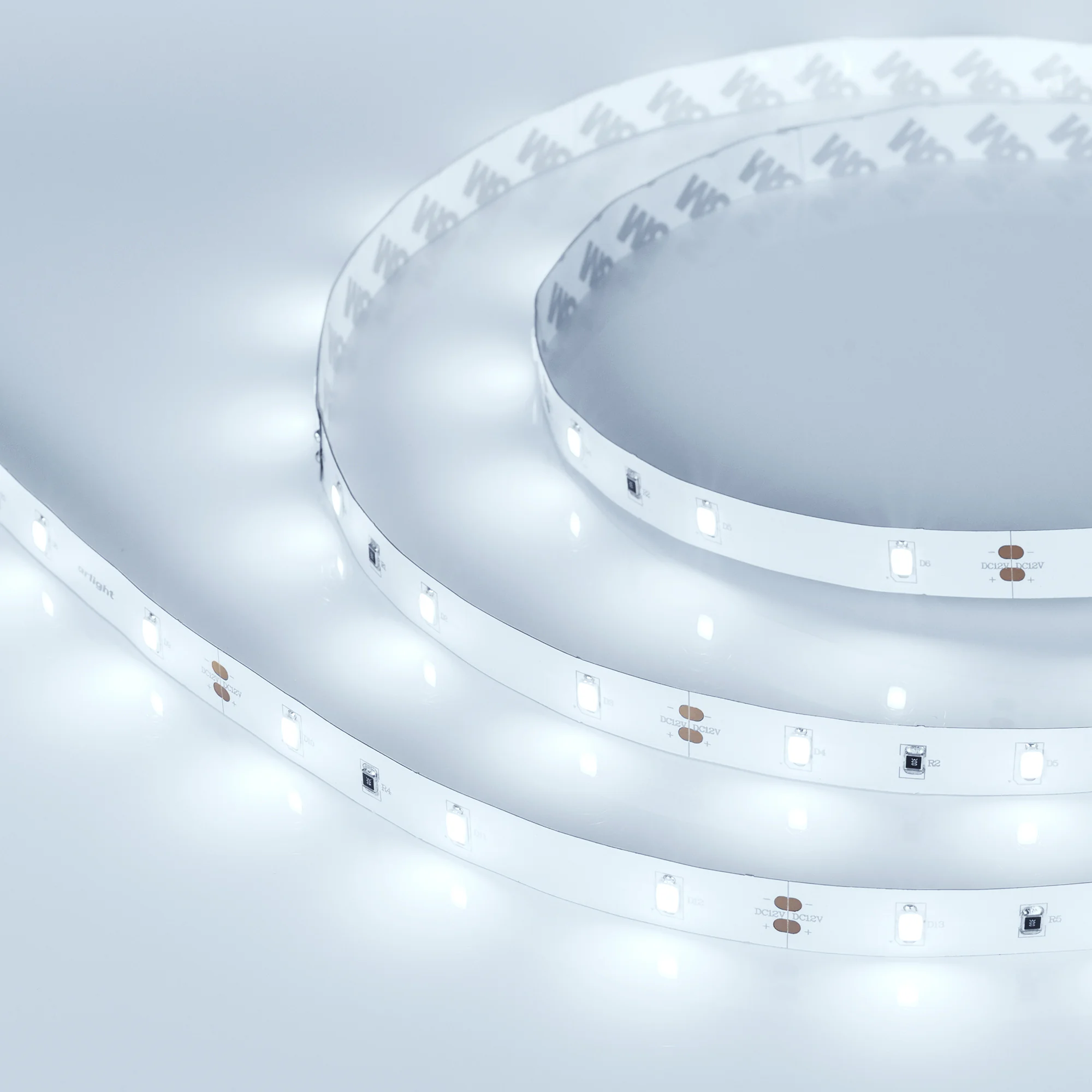 Лента RT 2-5000 12V Cool (5630, 150 LED, LUX) 019730 - Гибкая лента LUX-серии, светодиоды smd 5630, 30шт/м (150шт на 5м), белая плата 12мм, скотч 3М. Цвет ХОЛОДНЫЙ БЕЛЫЙ 7700-9600К. Питание 12V, мощность 7.2 Вт/м (36 Вт на 5м), угол 120°, высокая цветопер