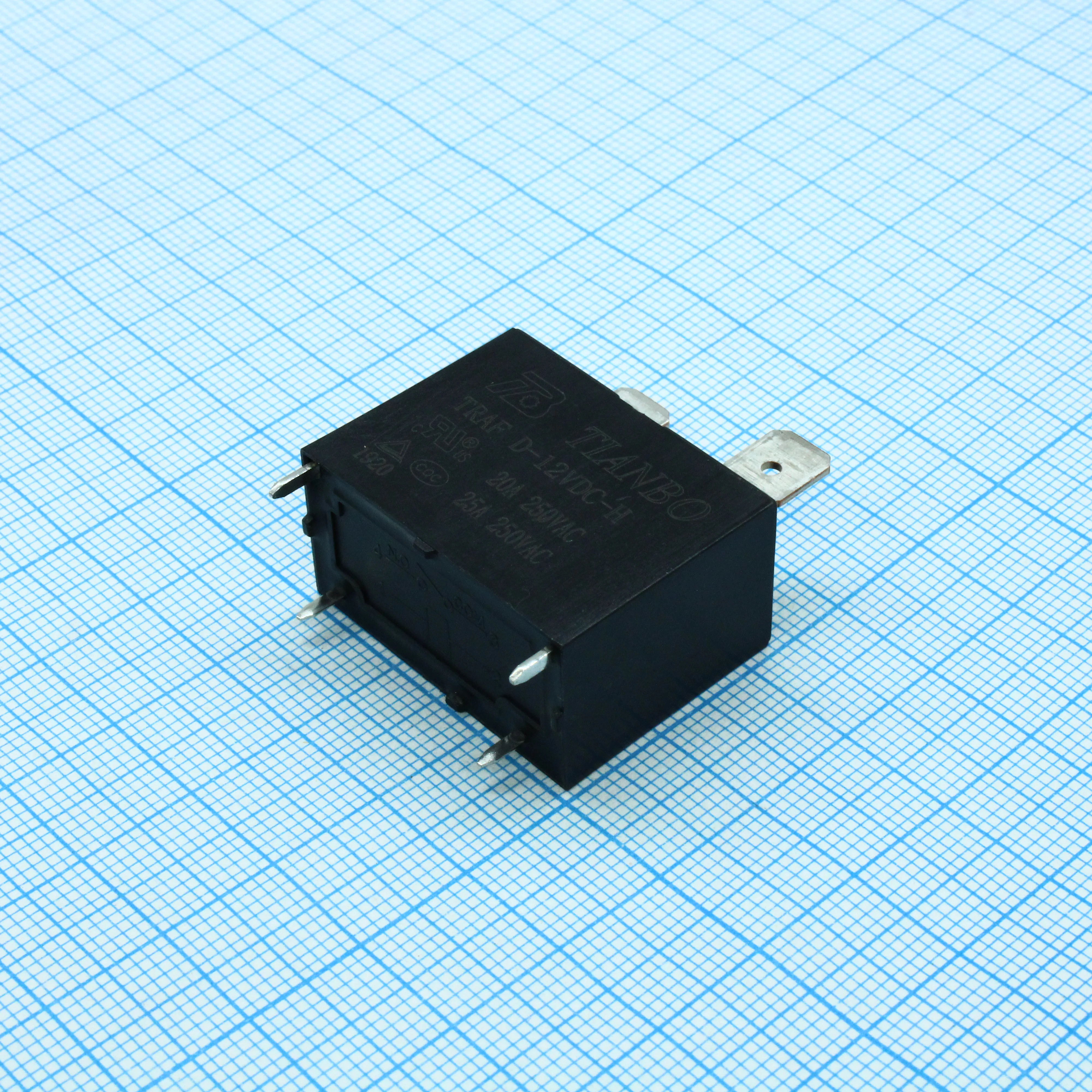 TRAFD-12VDC-S-H - Реле силовое 25А один контакт на замыкание катушка 12В 0.9Вт