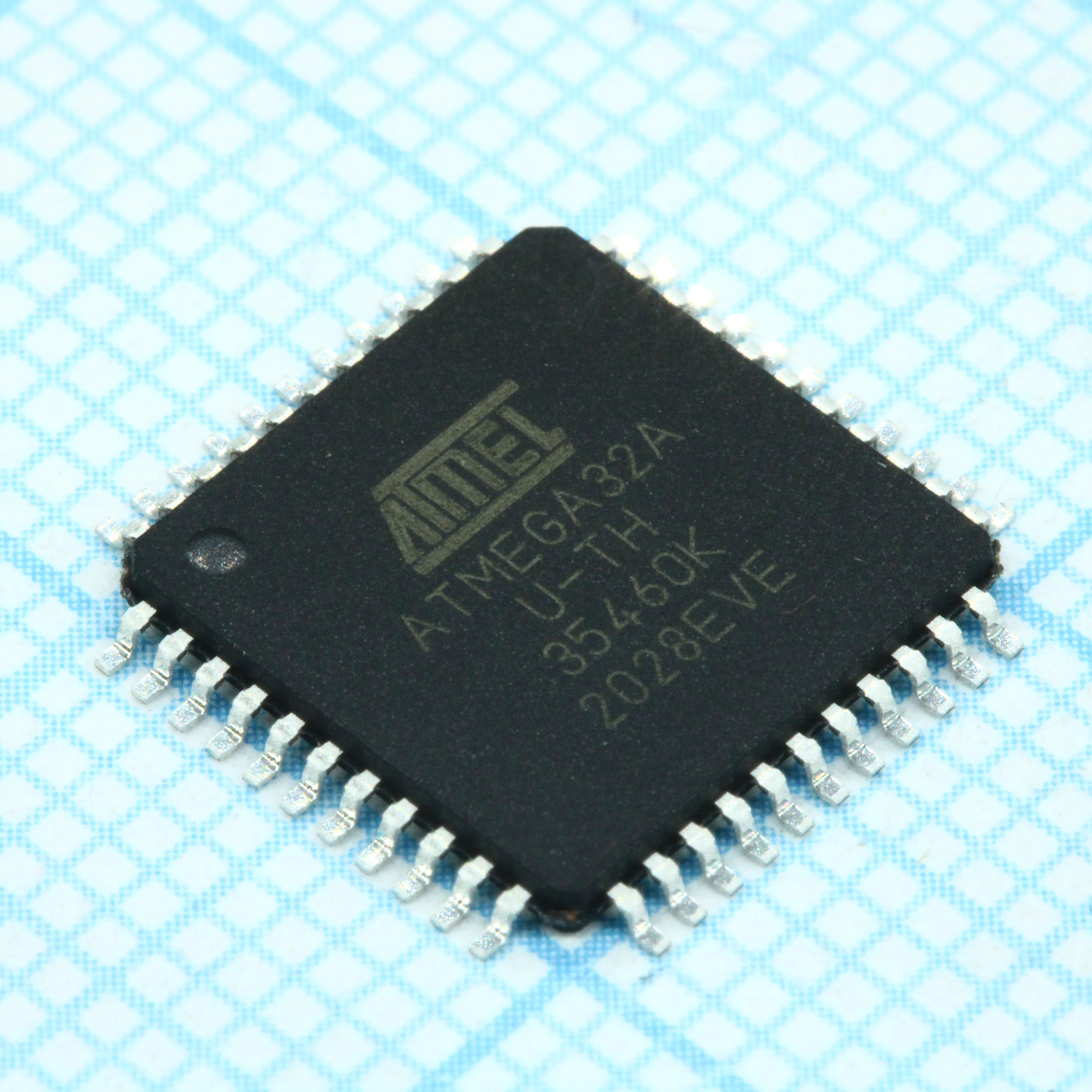 ATMEGA32A-AU - Микроконтроллер AVR 32K-Флэш-память/2K-ОЗУ/1K-ЭППЗУ + 8x10 АЦП, электропитание 2,7...5.5В