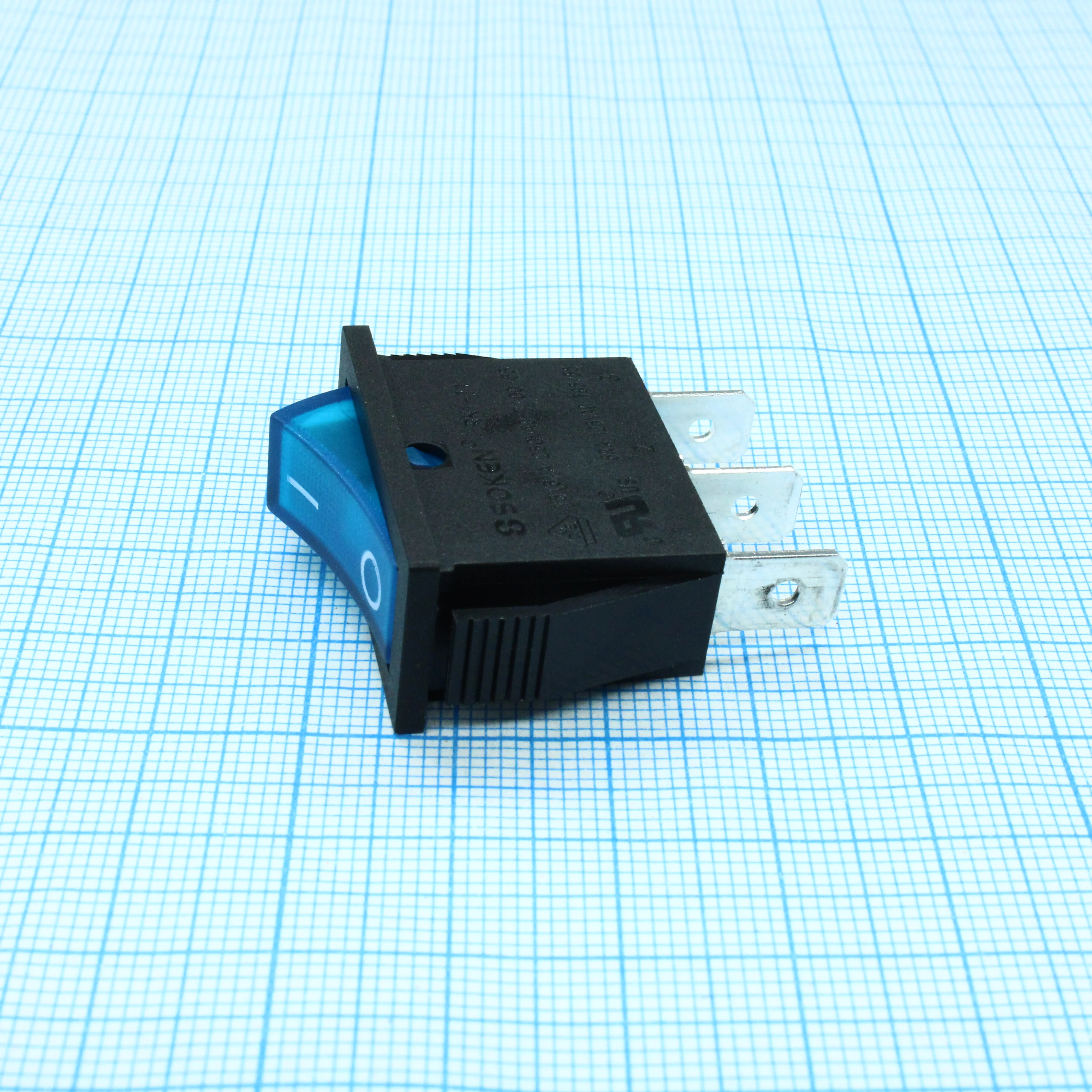 RK1-11 1X1N B/BL"0-" - Выключатель клавишный ON-OFF с подсветкой цвет корпуса (черный) цвет кнопки (синий)